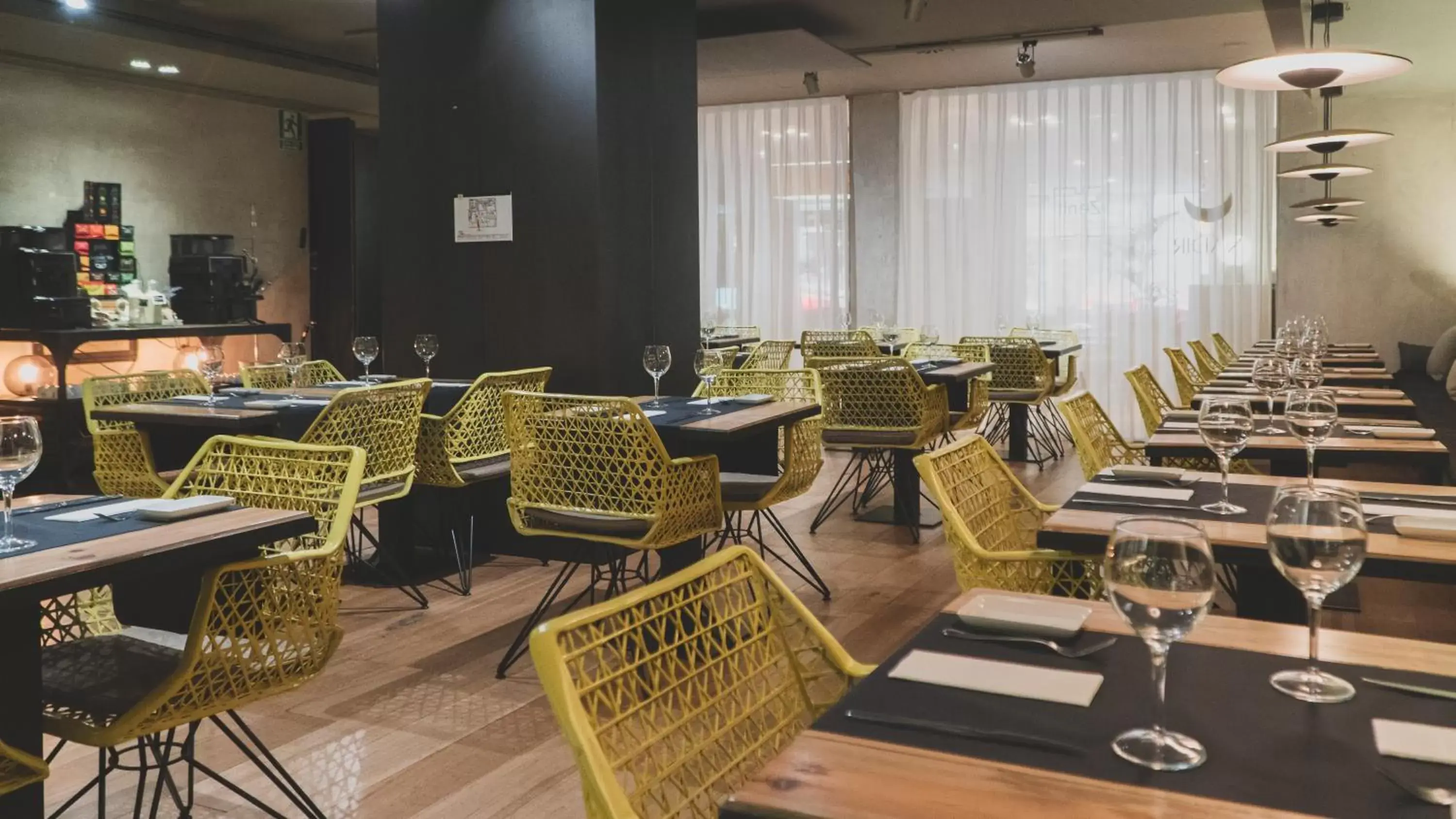 Restaurant/places to eat in Zenit Abeba Restaurant/places to eat in Zenit Abeba