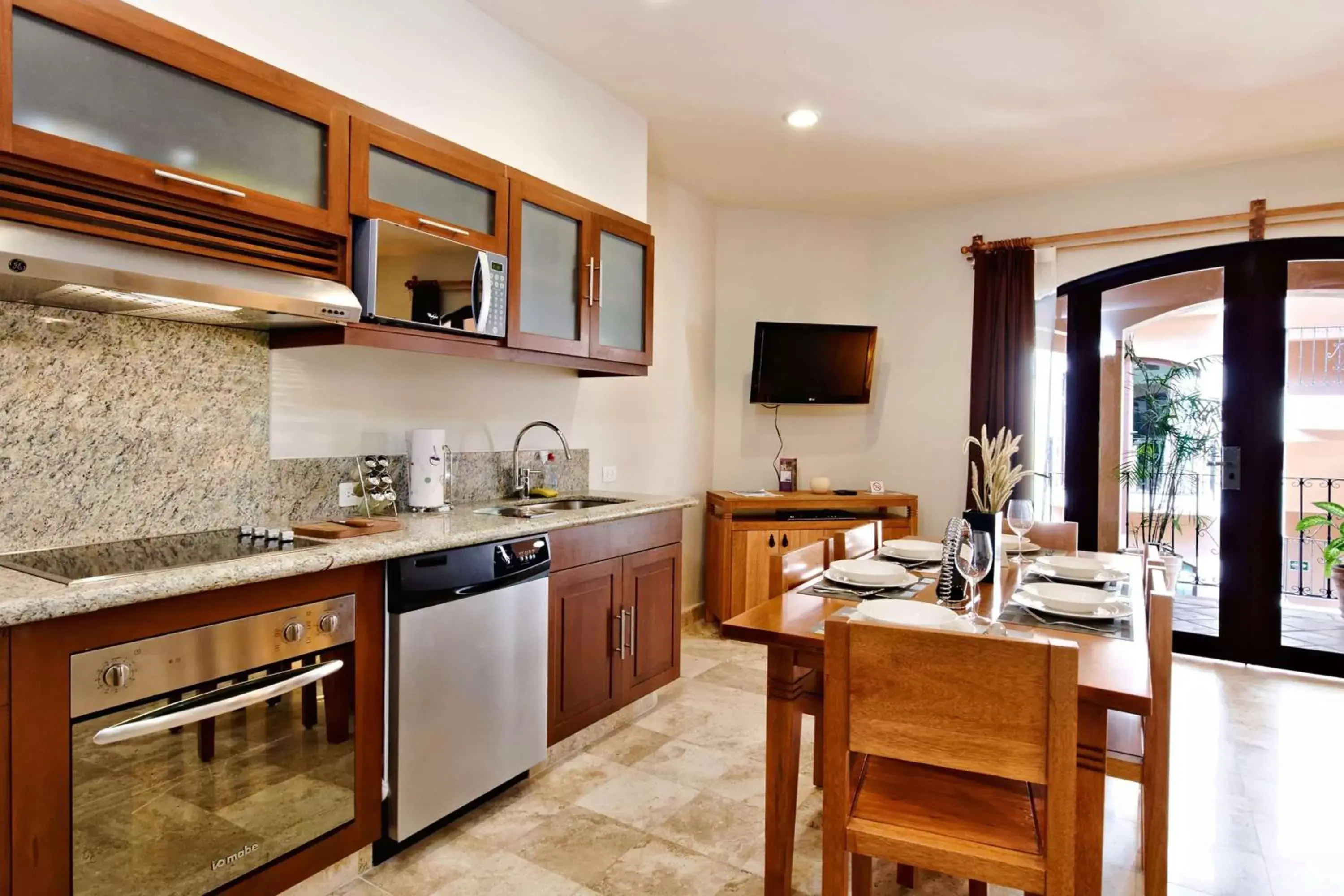 Photo of the whole room, Kitchen/Kitchenette in Acanto Hotel Playa del Carmen, Trademark Collection by Wyndham