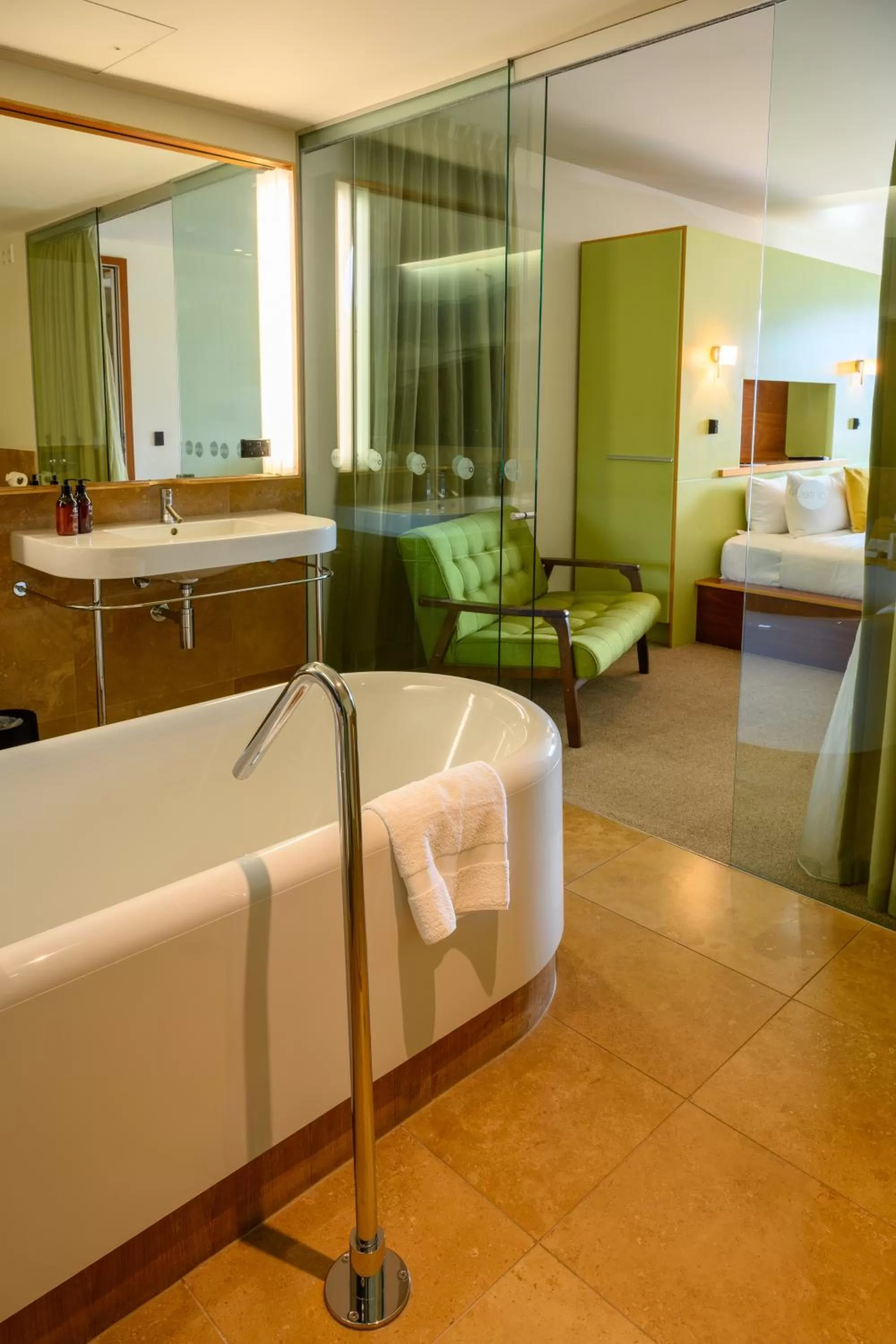 Bathroom, Bed in Ohtel Wellington