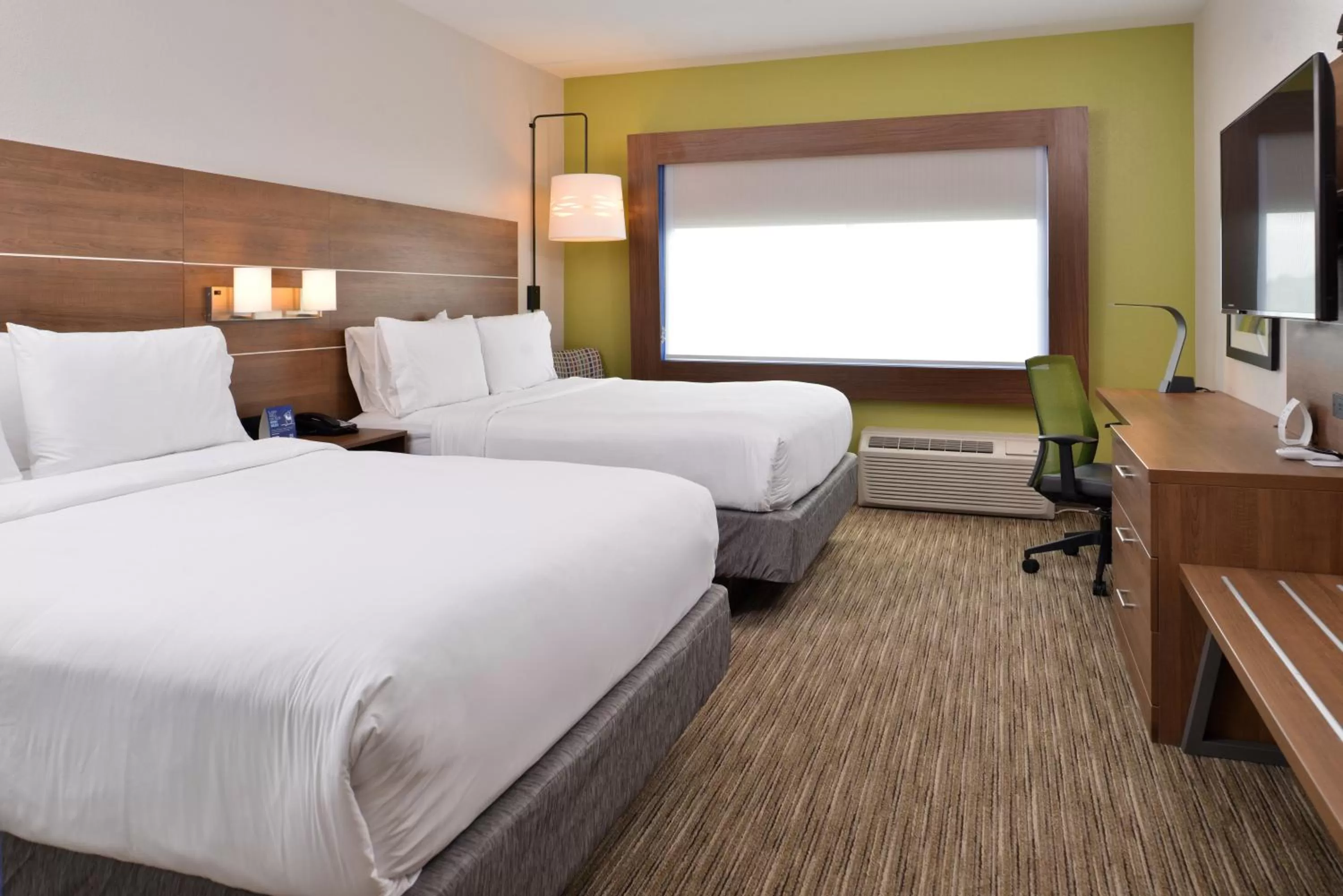 Photo of the whole room, Bed in Holiday Inn Express - Early by IHG