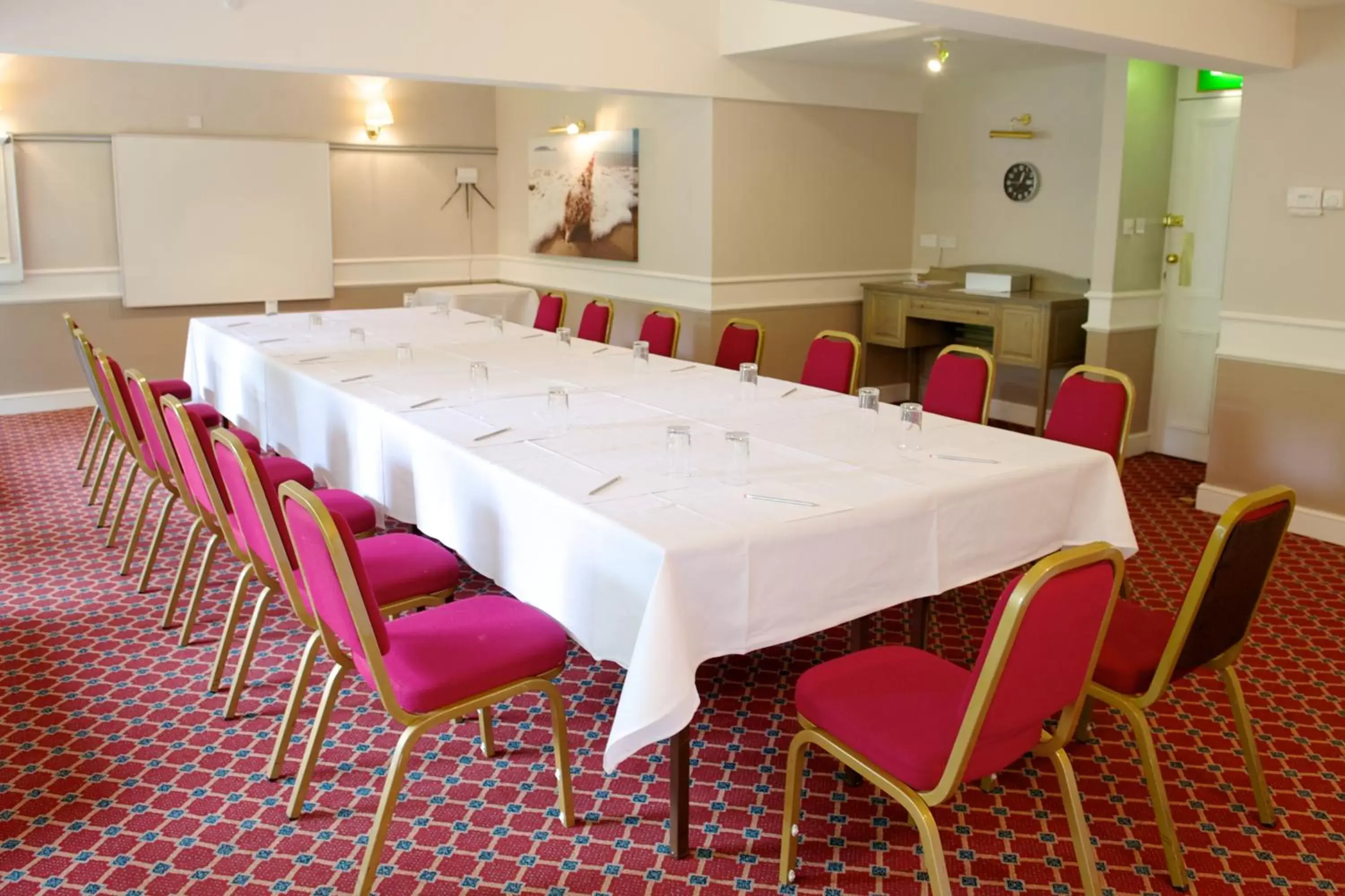 Business facilities in Potters Heron Hotel