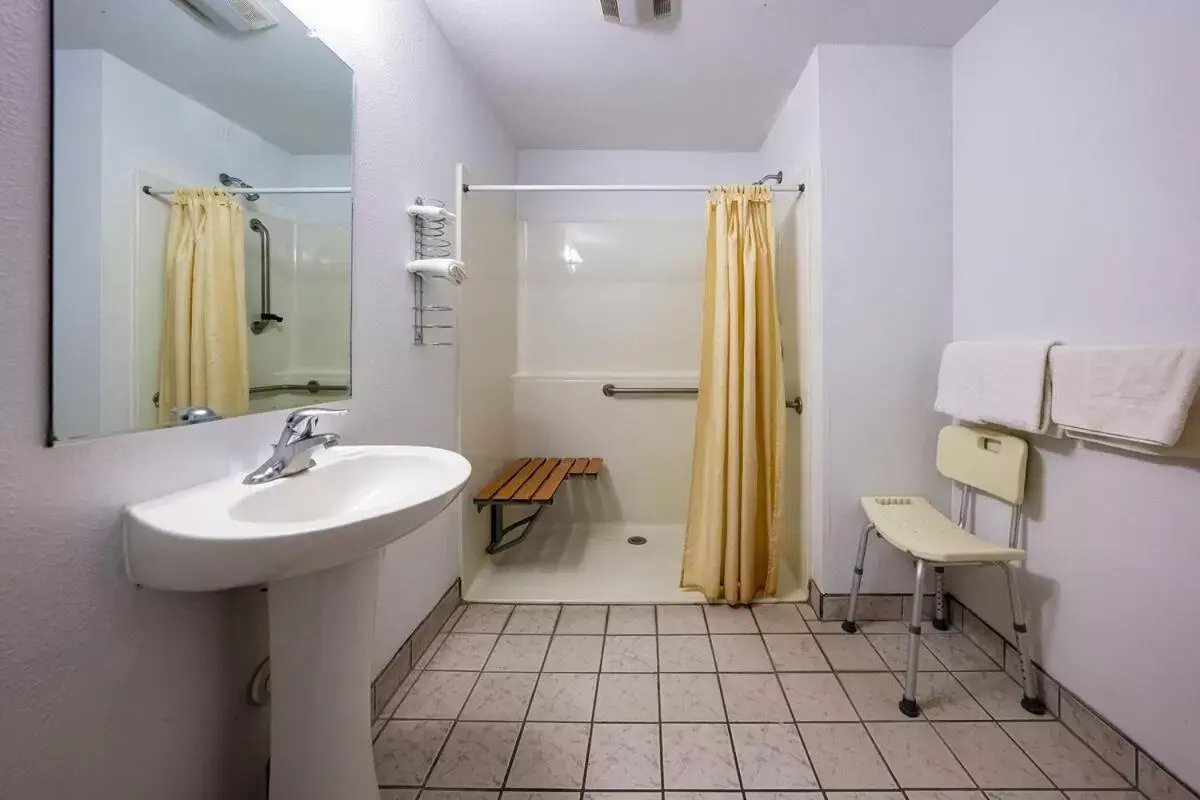 Bathroom in Budget 8 Motel