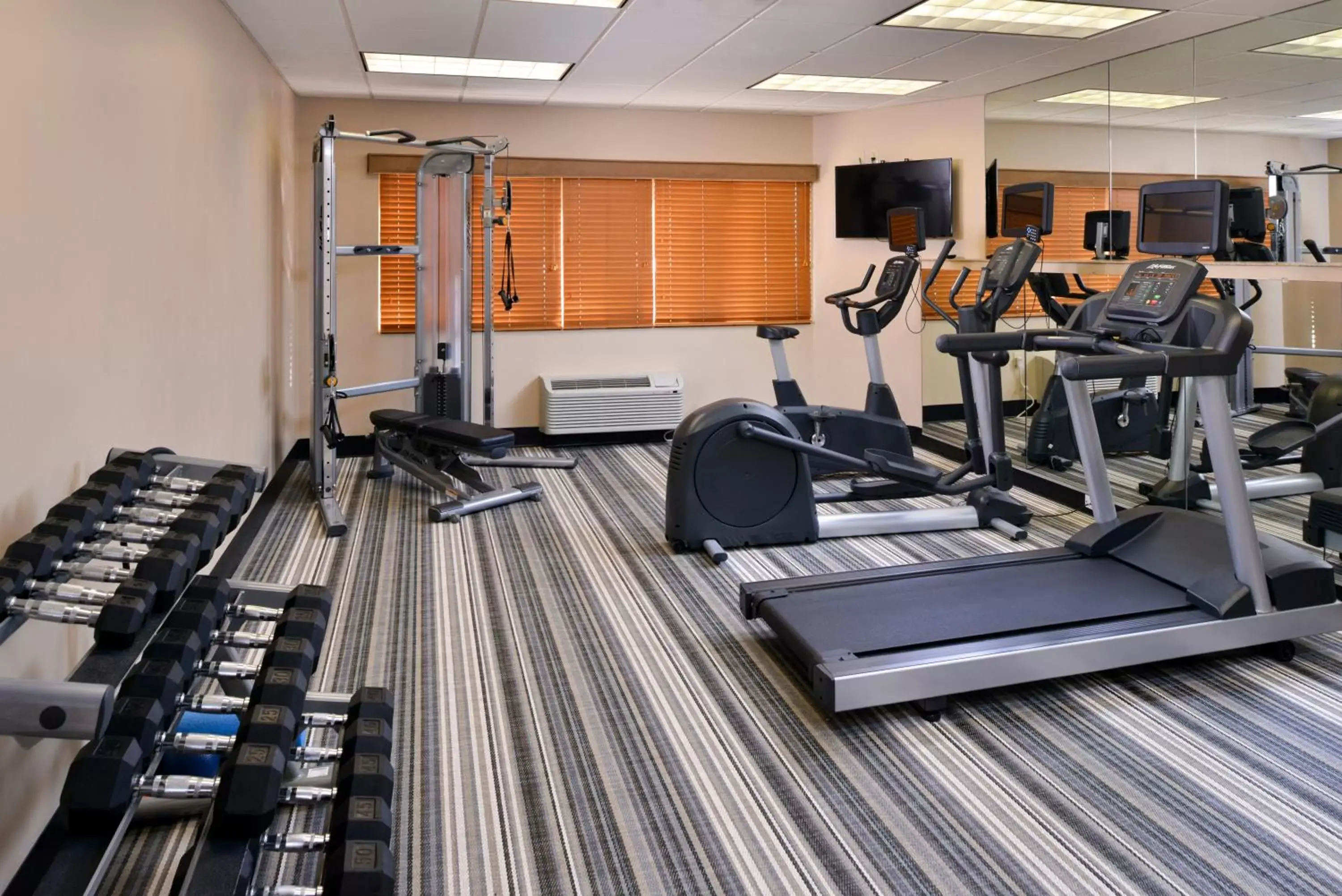 Spa and wellness centre/facilities, Fitness Center/Facilities in Candlewood Suites Winchester, an IHG Hotel