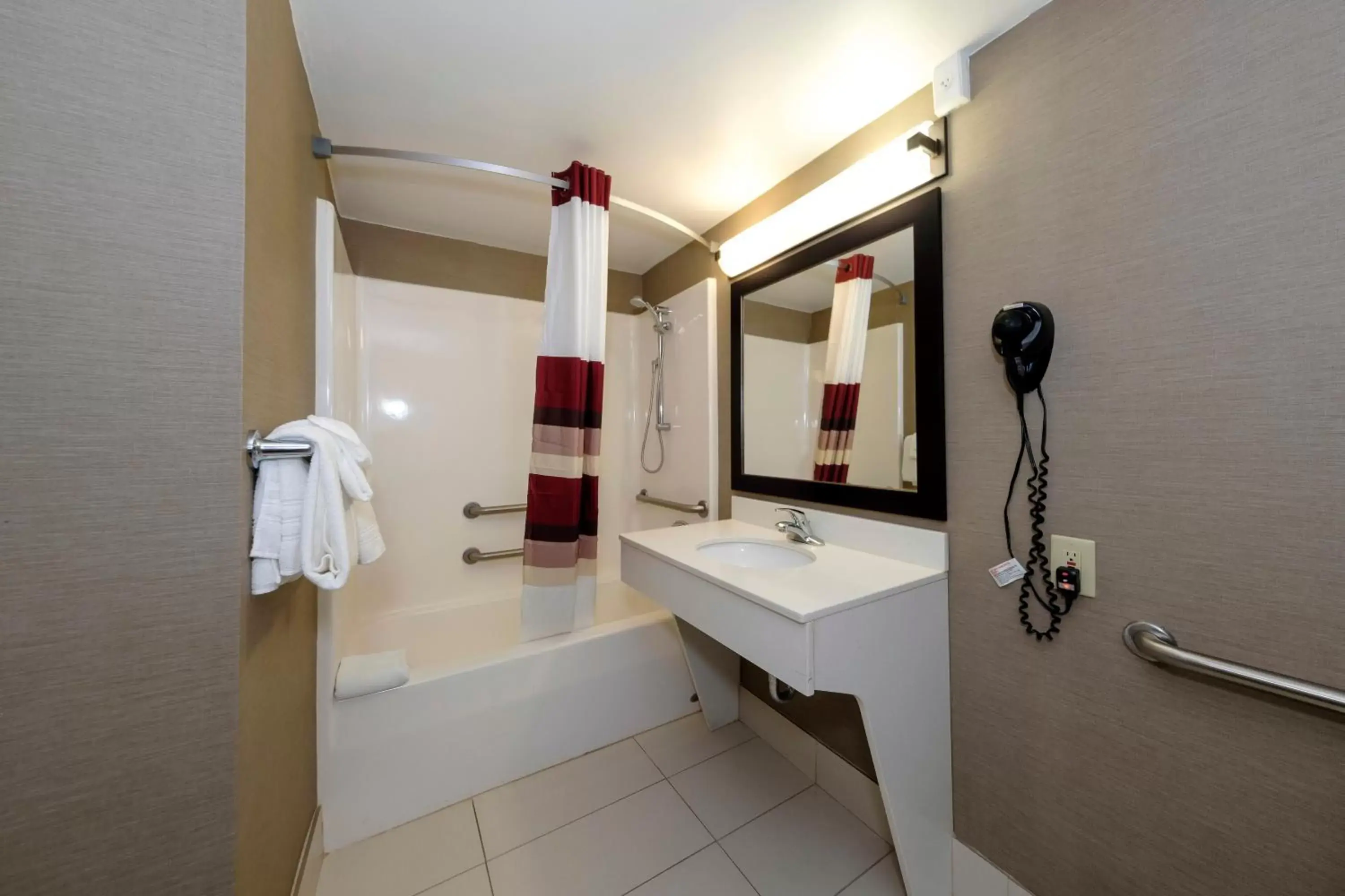 Other, Bathroom in Red Roof Inn & Suites Newburgh - Stewart Airport