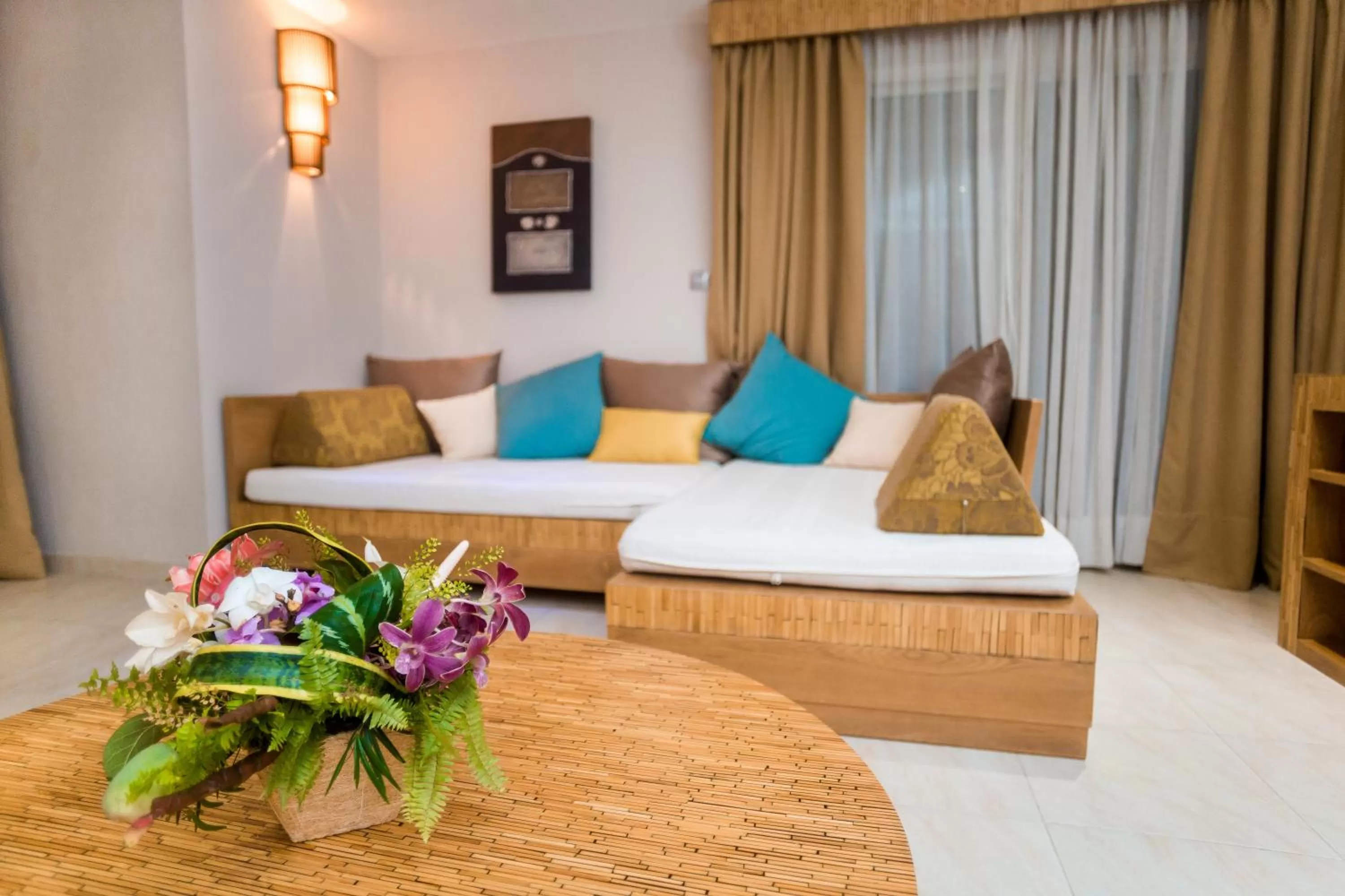 Bed in Calypso Hôtel