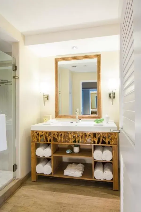 Shower, Bathroom in Margaritaville Resort Casino