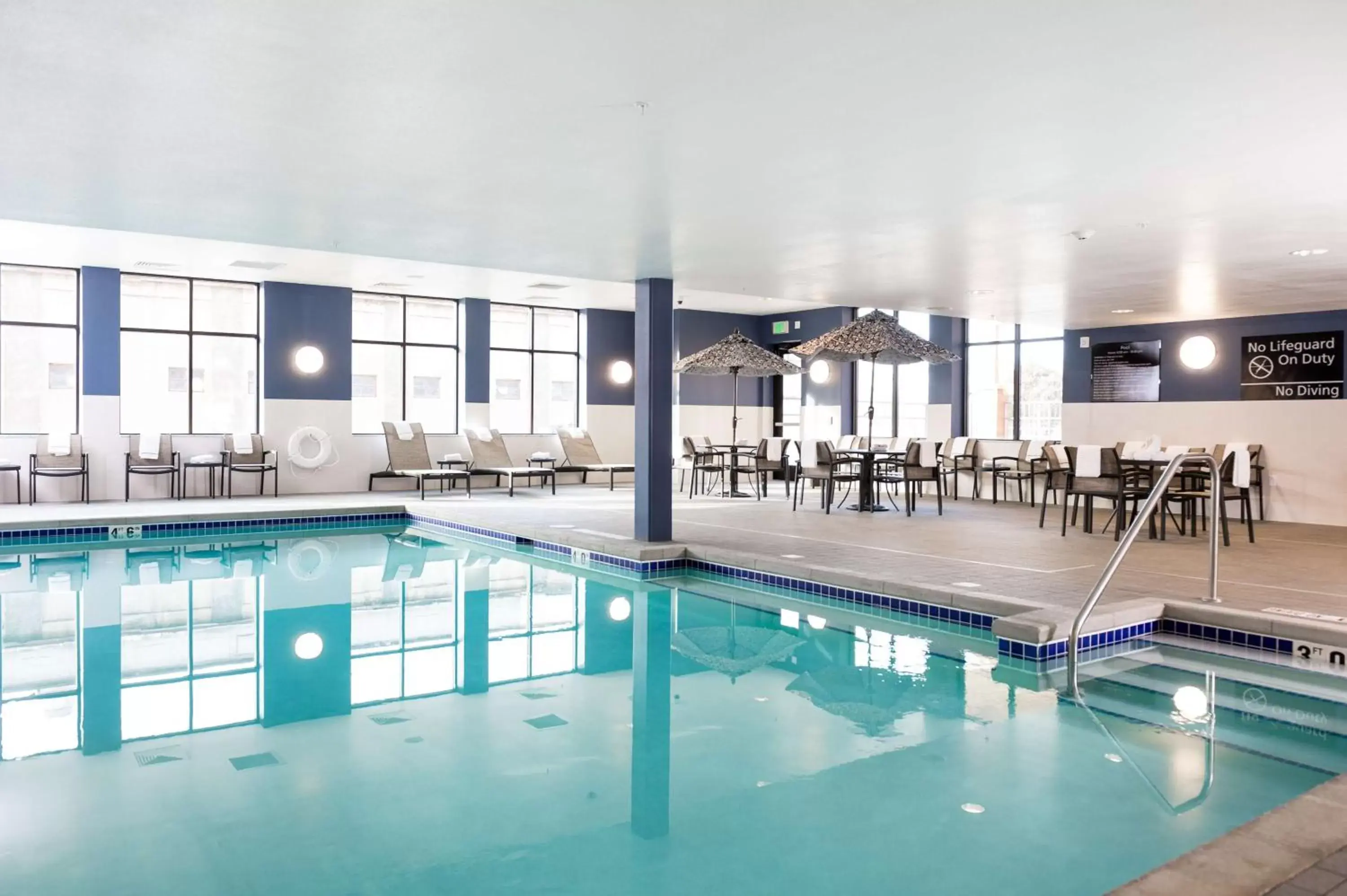 Pool view, Swimming Pool in Hampton Inn and Suites La Crosse Downtown