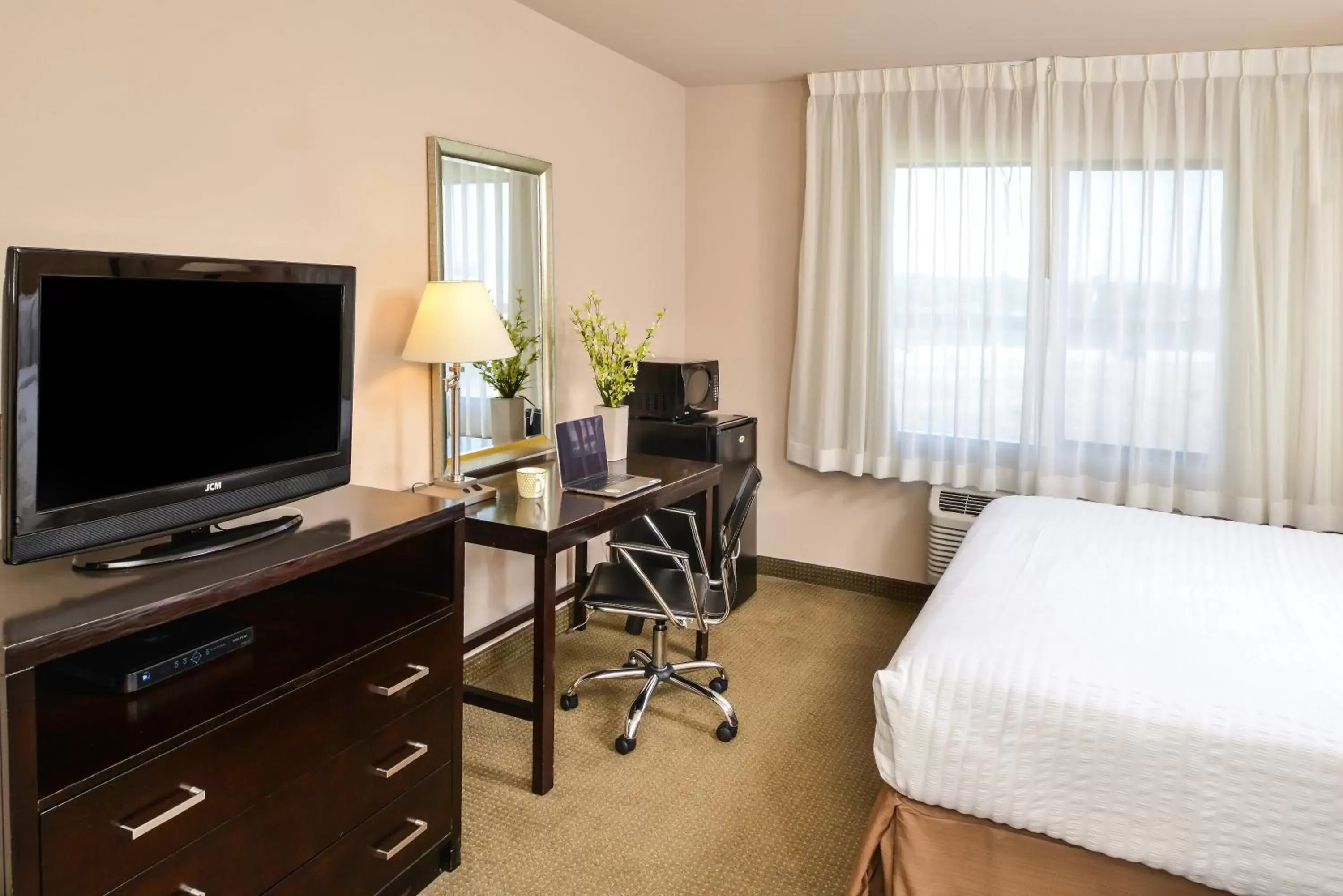 Photo of the whole room, TV/Entertainment Center in Hotel Chino Hills