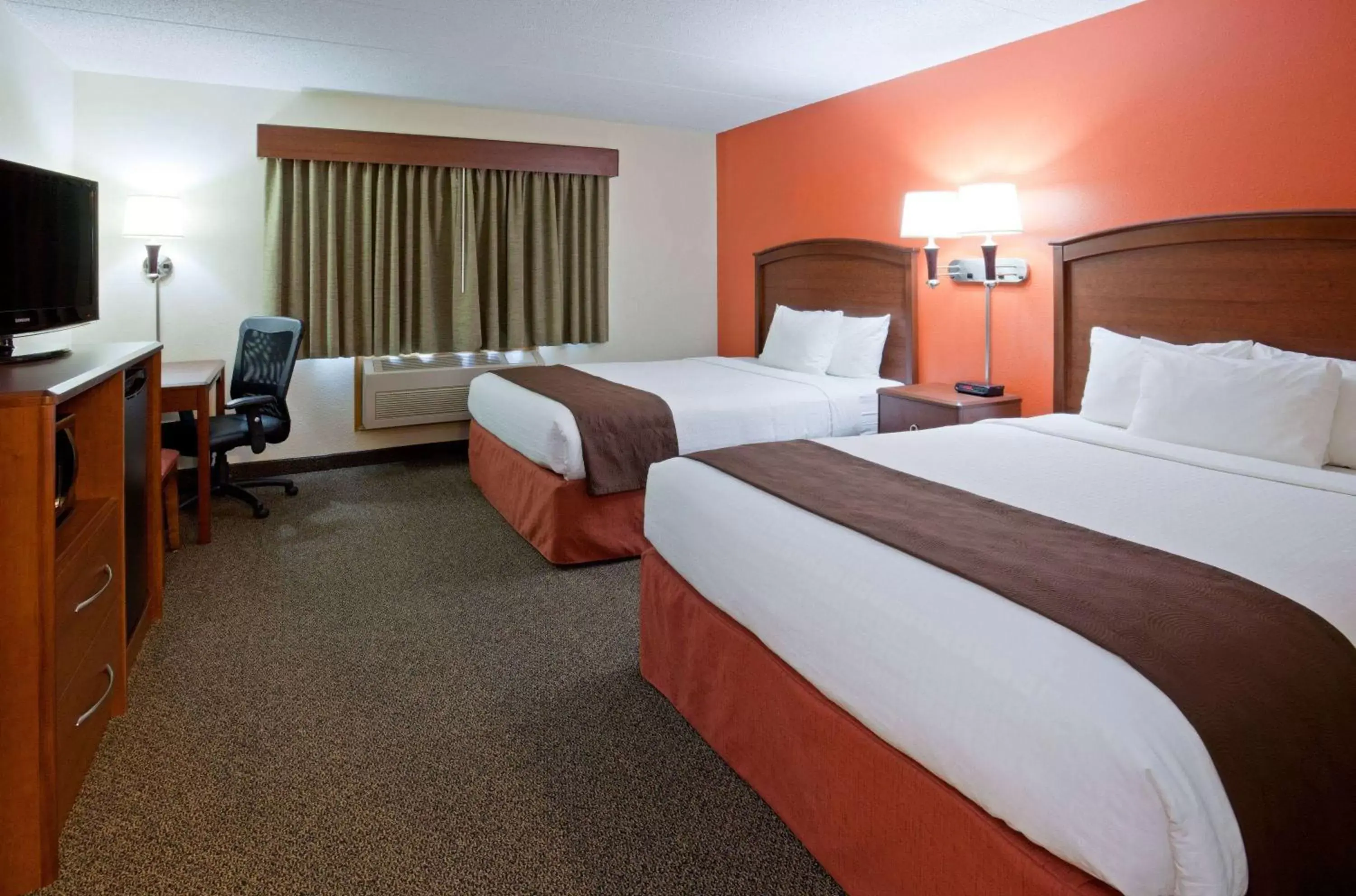 Photo of the whole room, Bed in AmericInn by Wyndham Virginia