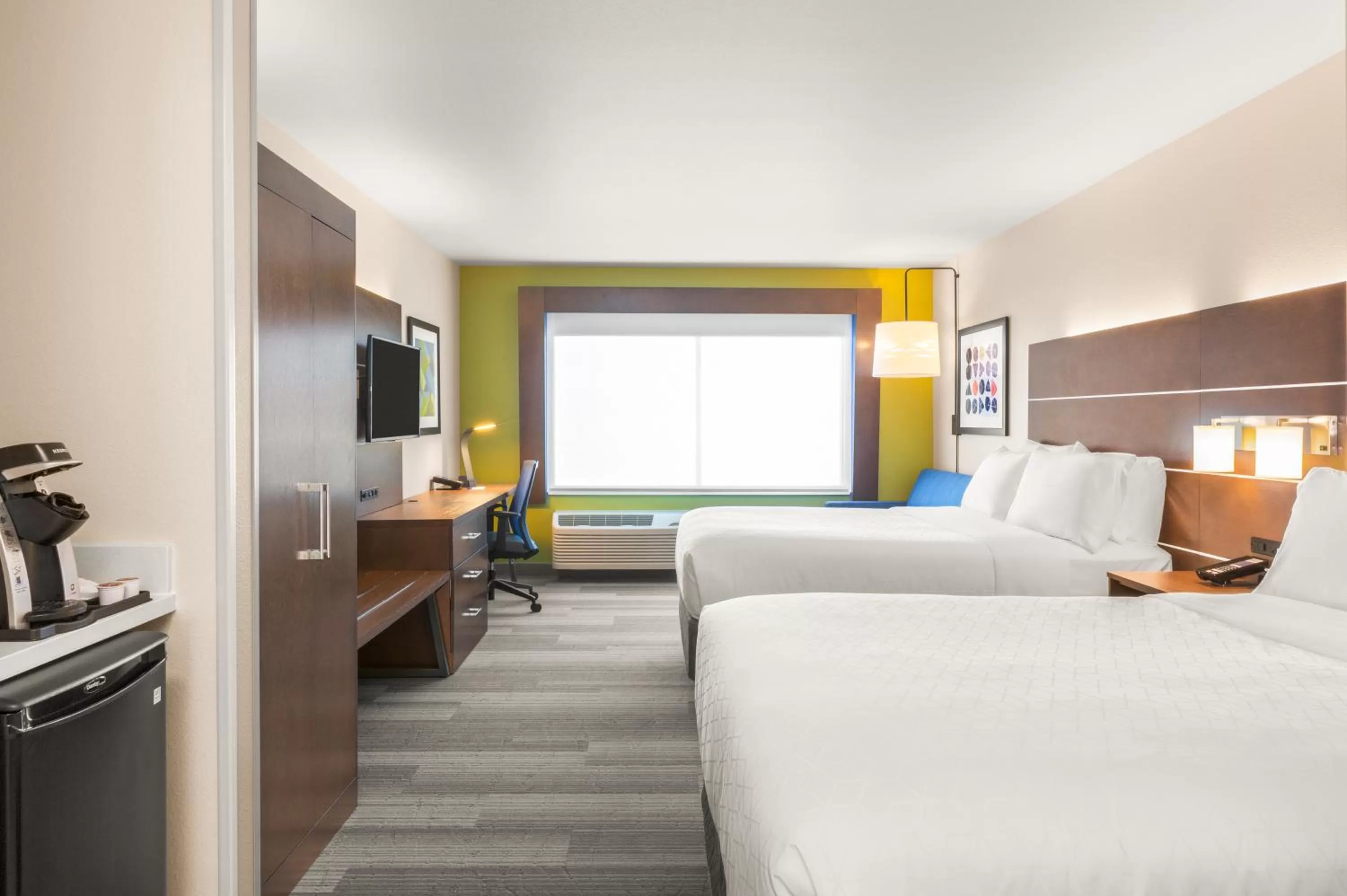 Bed in Holiday Inn Express & Suites - Union Gap - Yakima Area by IHG