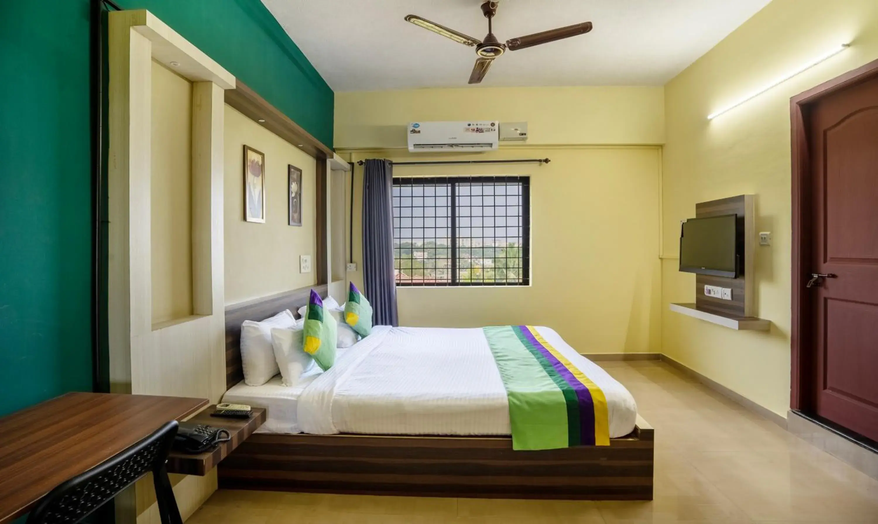 Bedroom, Bed in Hotel Vijaya Residency