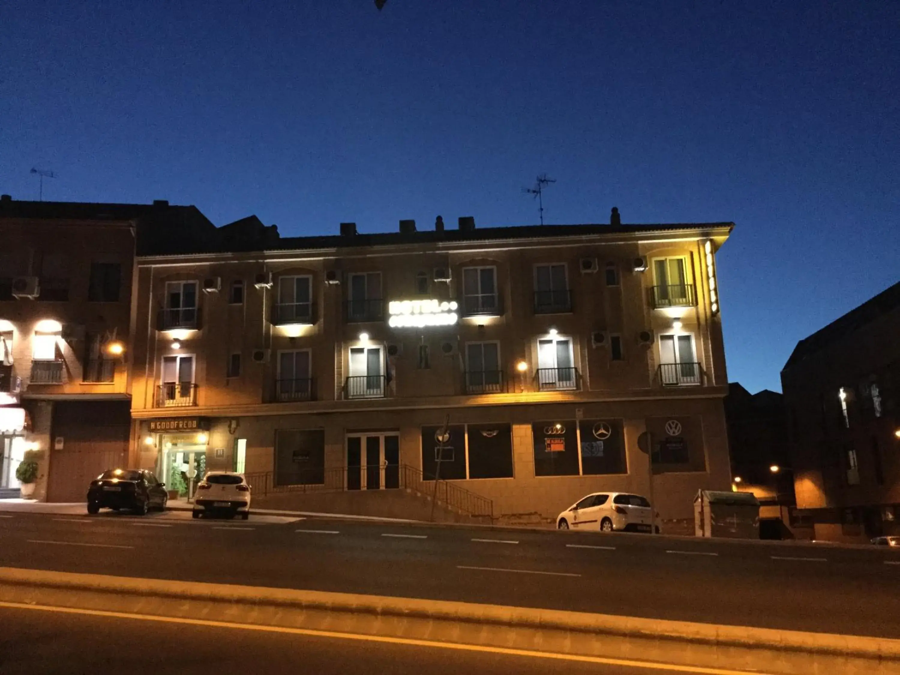 Facade/entrance, Property Building in Hotel Godofredo