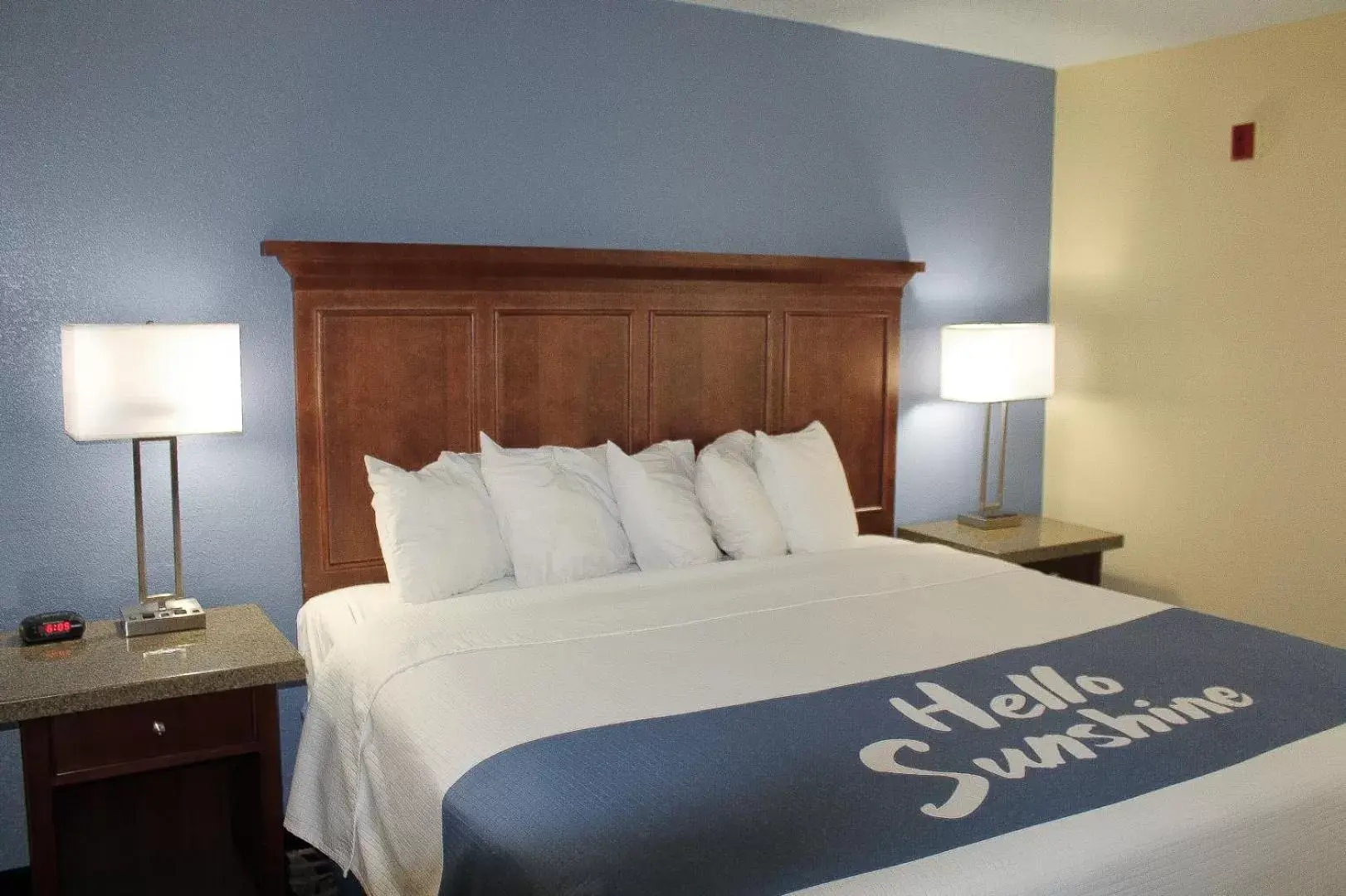 Bed in Days Inn by Wyndham Batavia Ohio