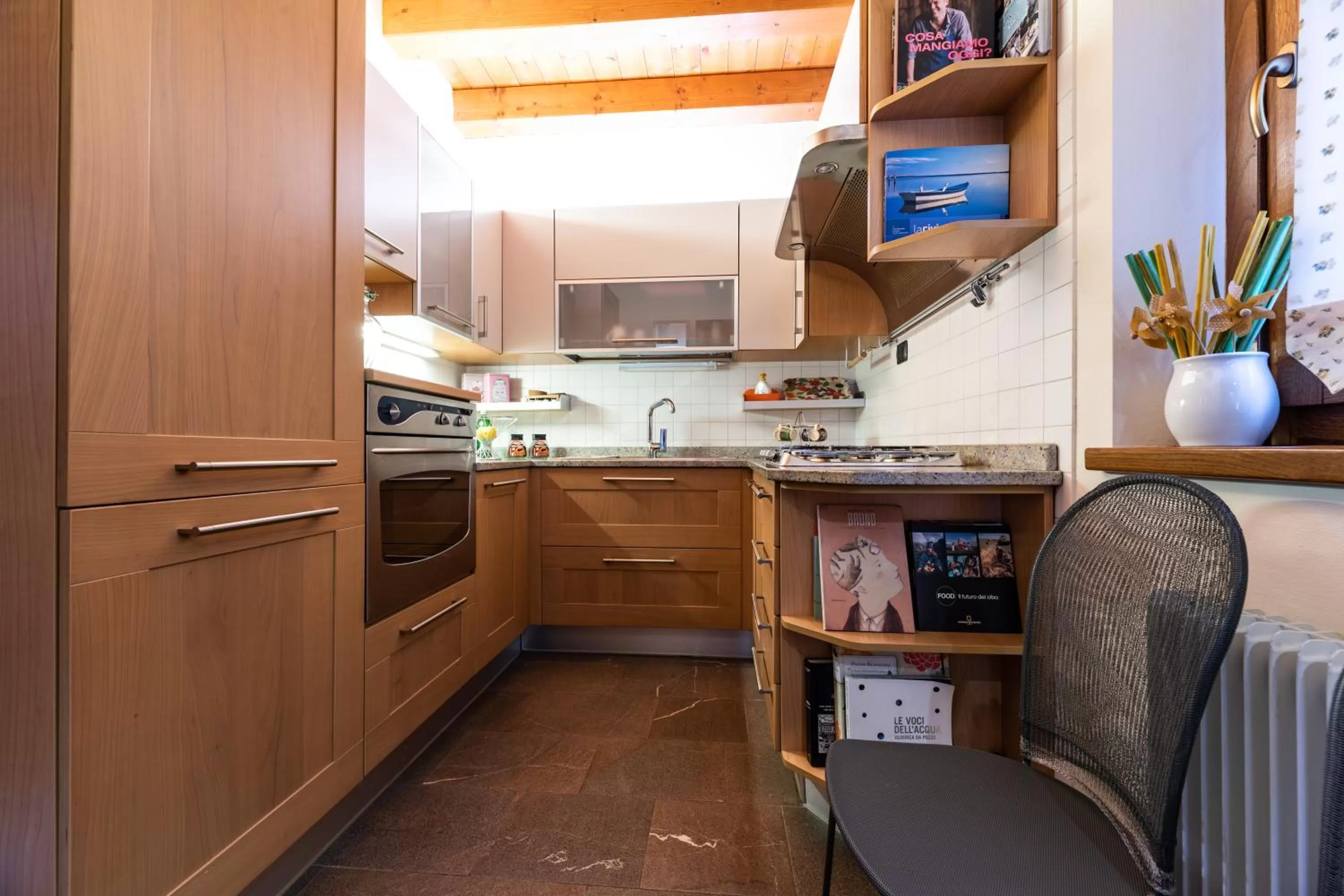 Kitchen or kitchenette in Hotel Suite Inn