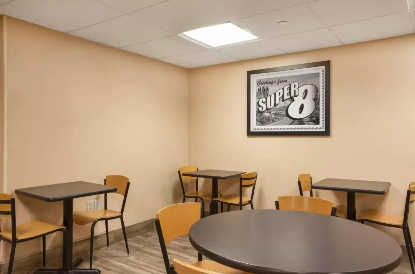 Restaurant/Places to Eat in Super 8 by Wyndham Mount Laurel