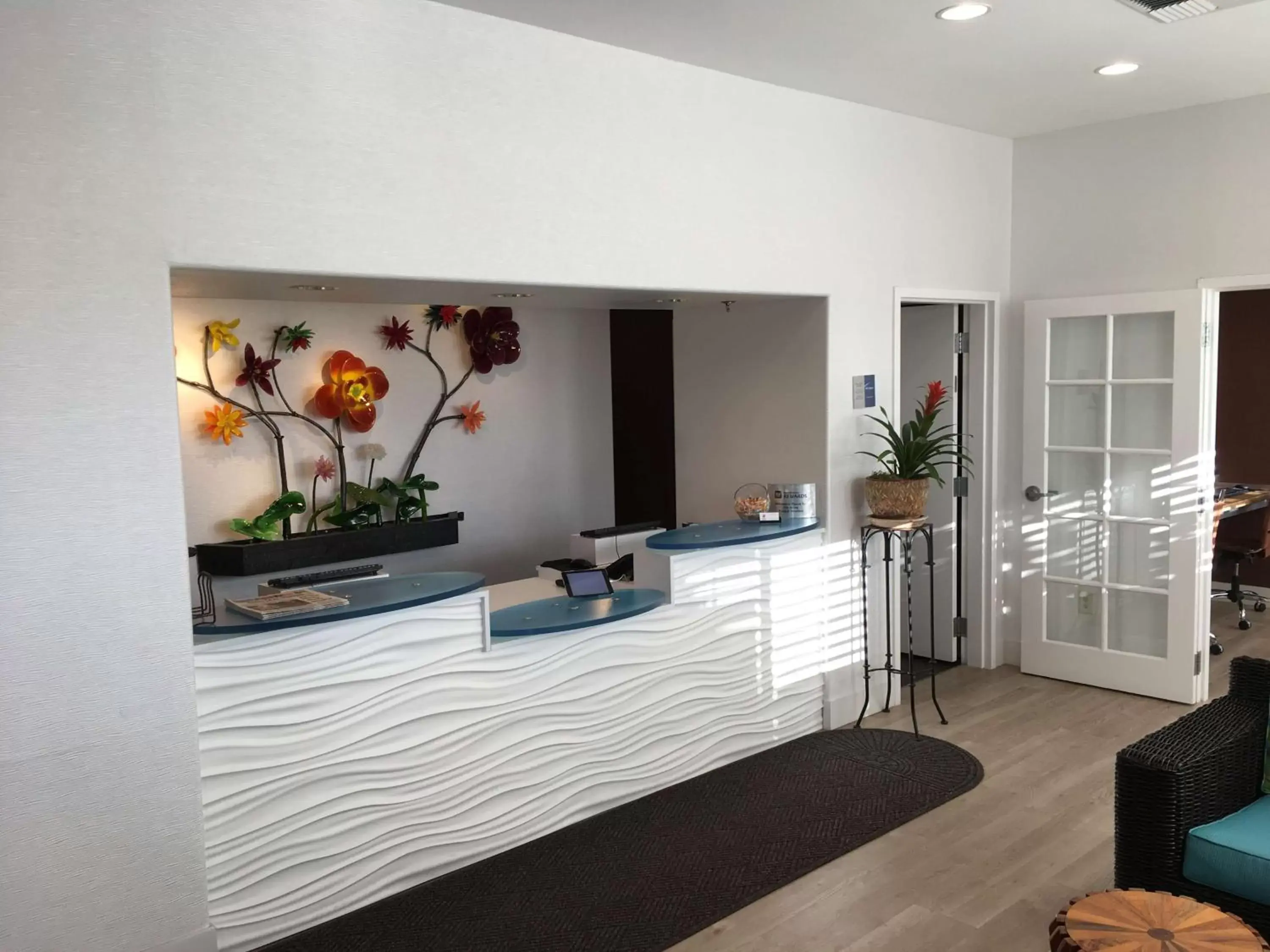 Lobby or reception in Best Western Plus Capitola By-the-Sea Inn & Suites