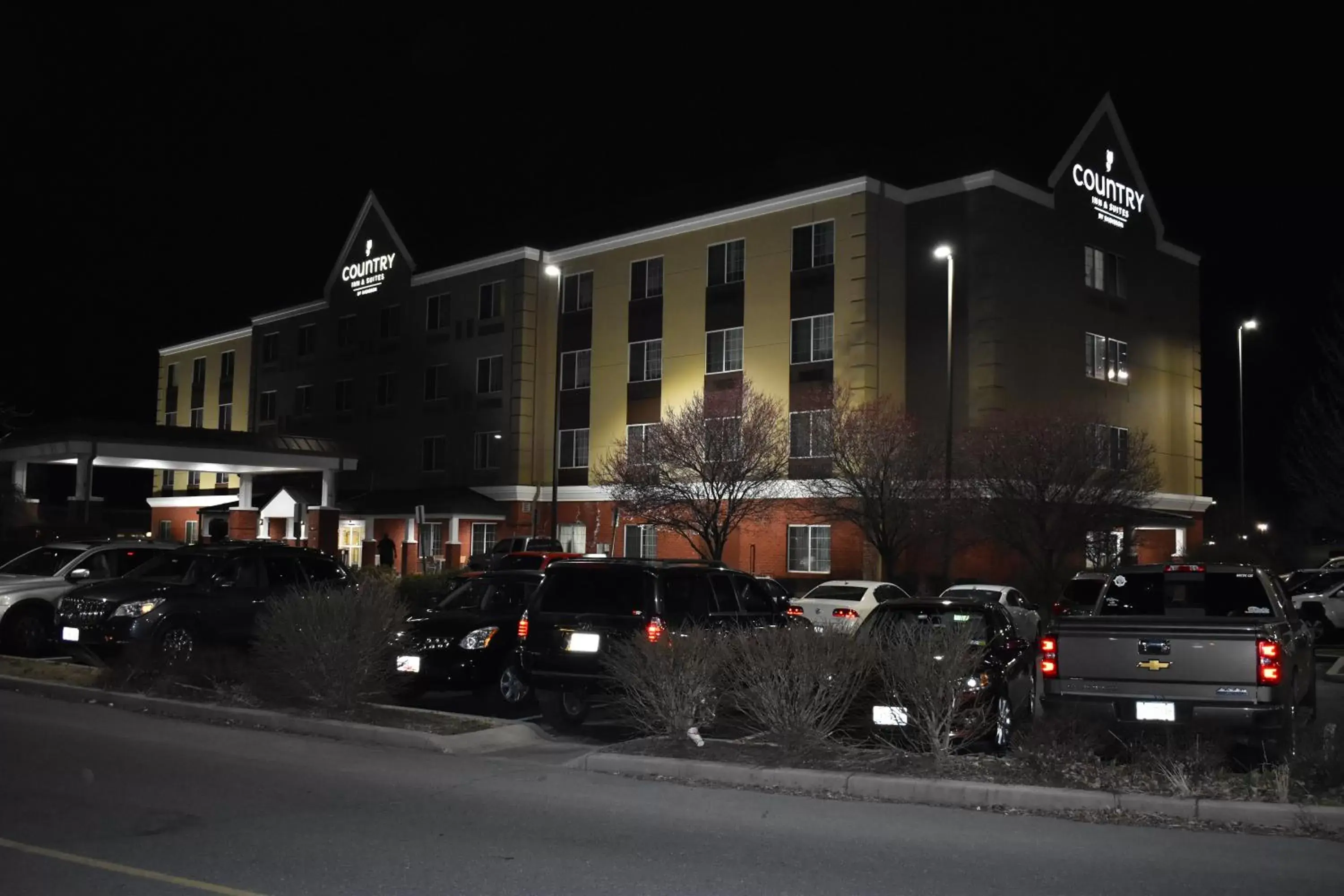 Property Building in Country Inn & Suites by Radisson, Hagerstown, MD