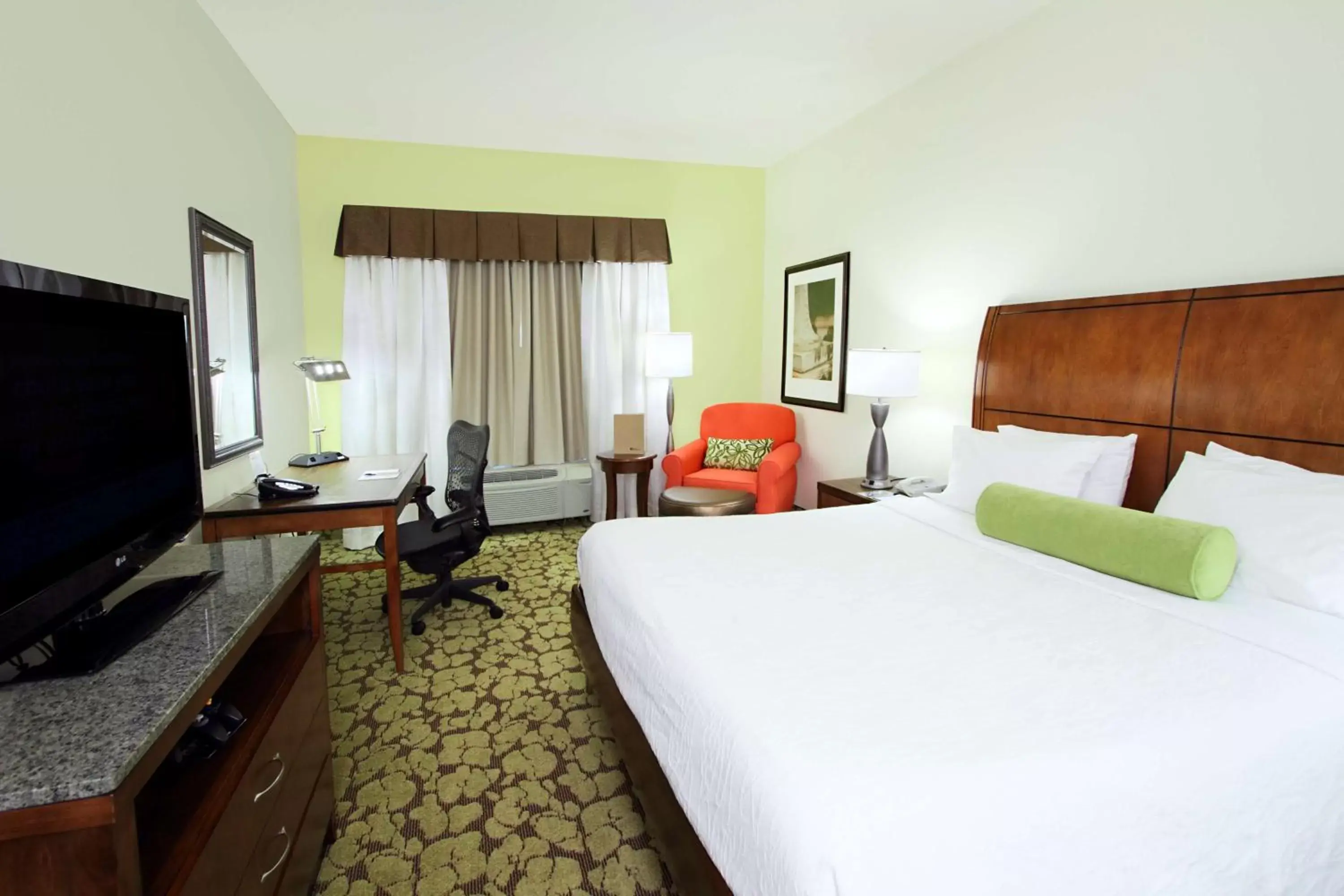 Bed in Hilton Garden Inn Calabasas