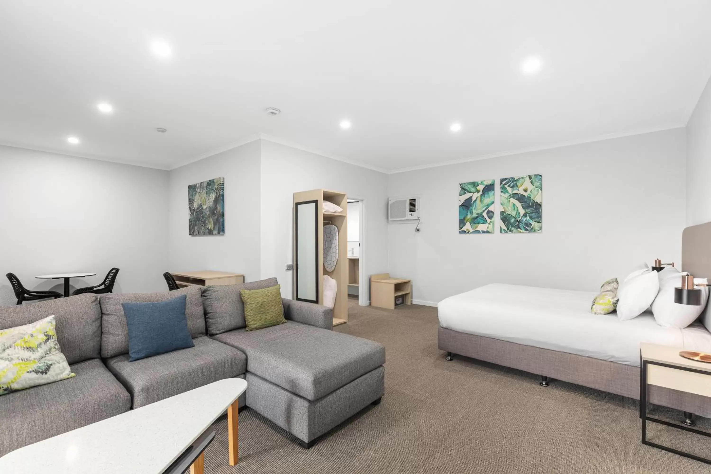 Living room, Seating Area in Presidential Motel