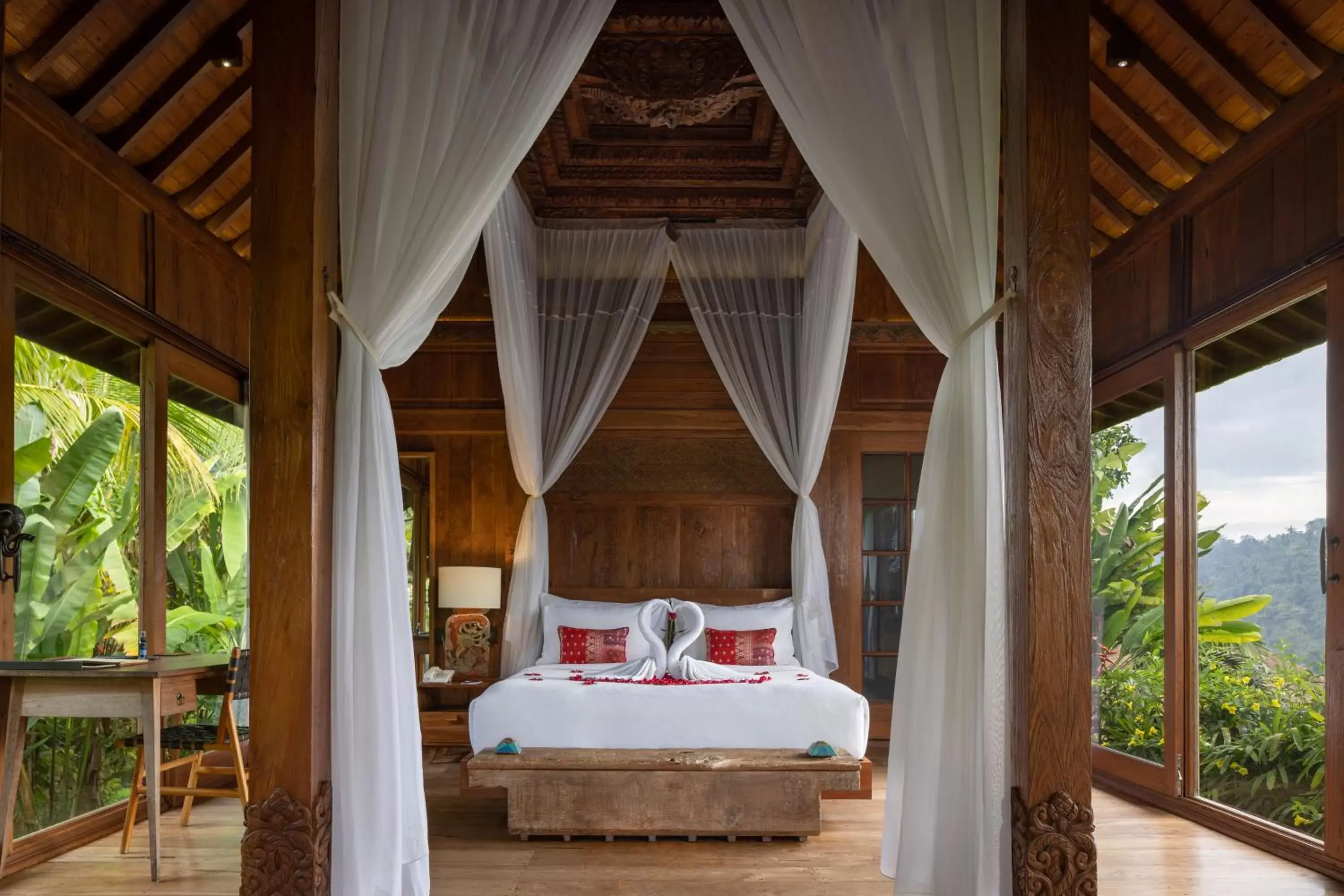 Photo of the whole room, Bed in Ubud Valley Boutique Resort