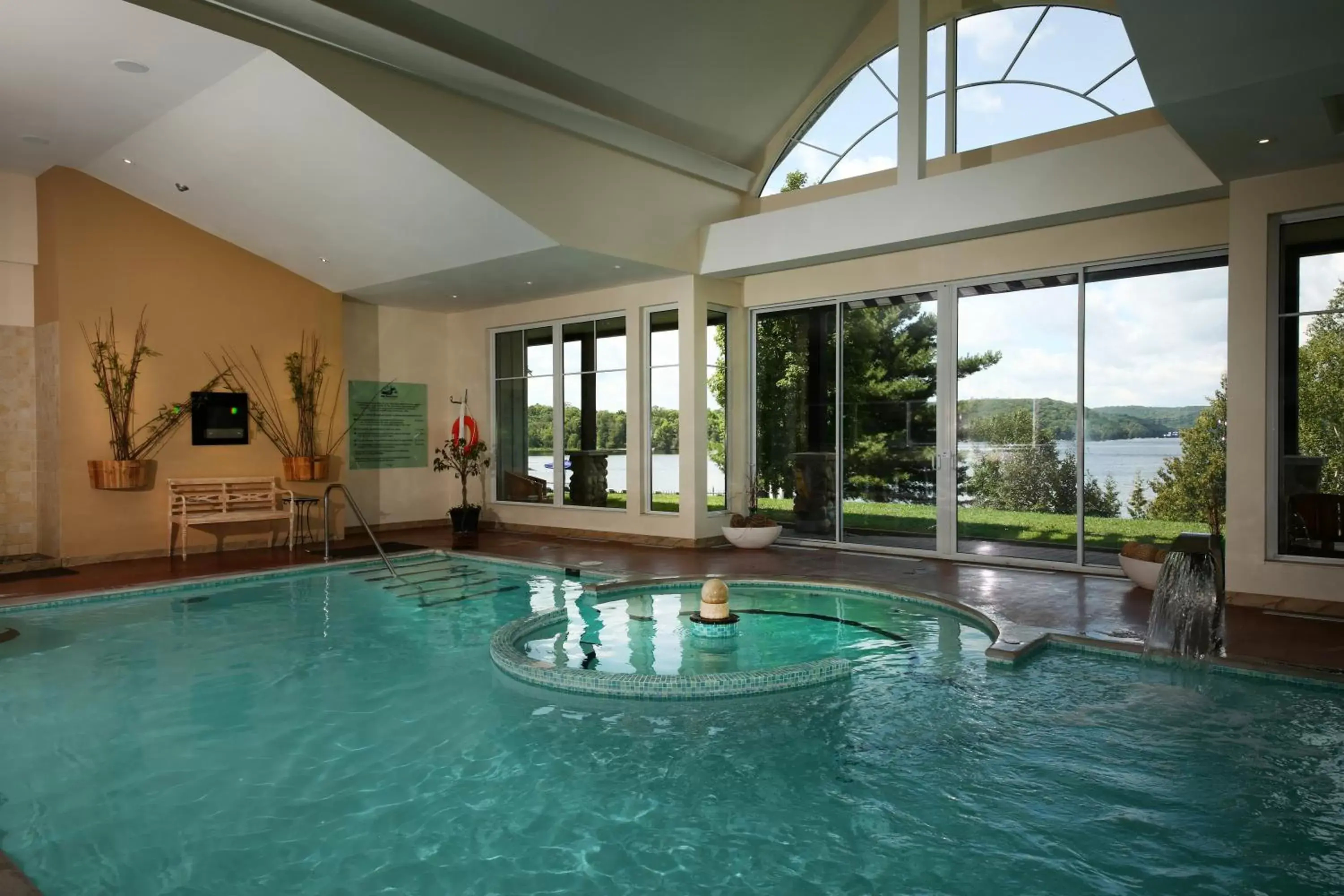 Public Bath, Swimming Pool in Sir Sam's Inn & Spa