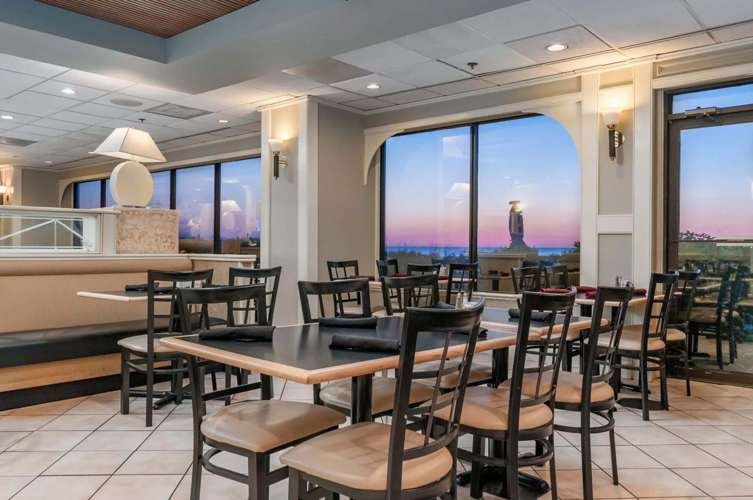 Restaurant/places to eat in Princess Royale Oceanfront Resort Restaurant/places to eat in Princess Royale Oceanfront Resort