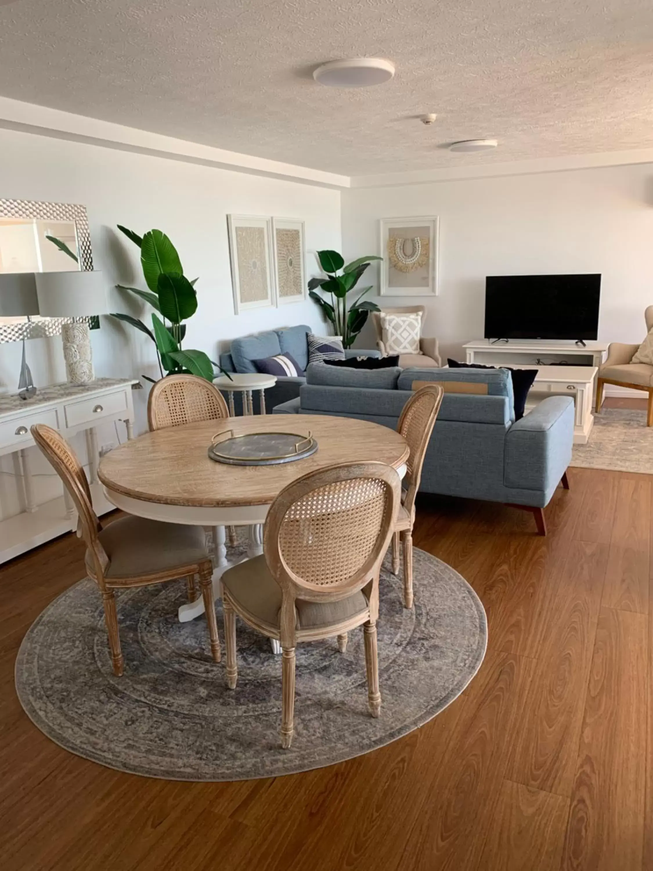 Living room, Seating Area in Pacific Regis Beachfront Holiday Apartments