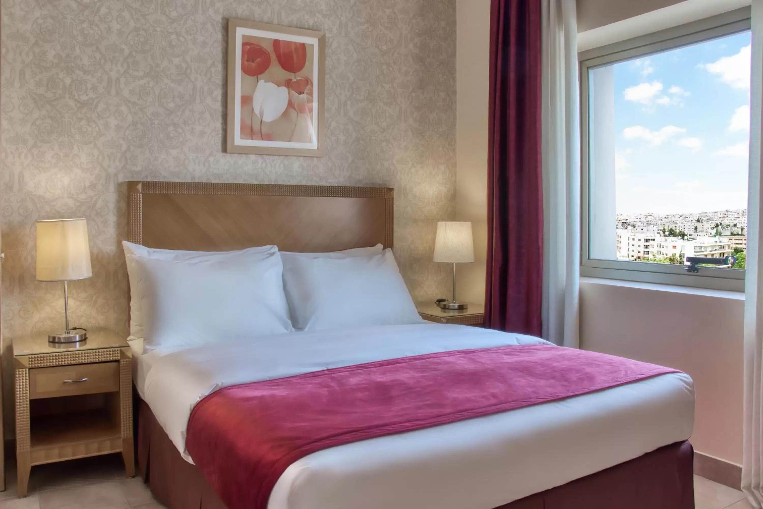 Bedroom, Bed in Geneva Hotel