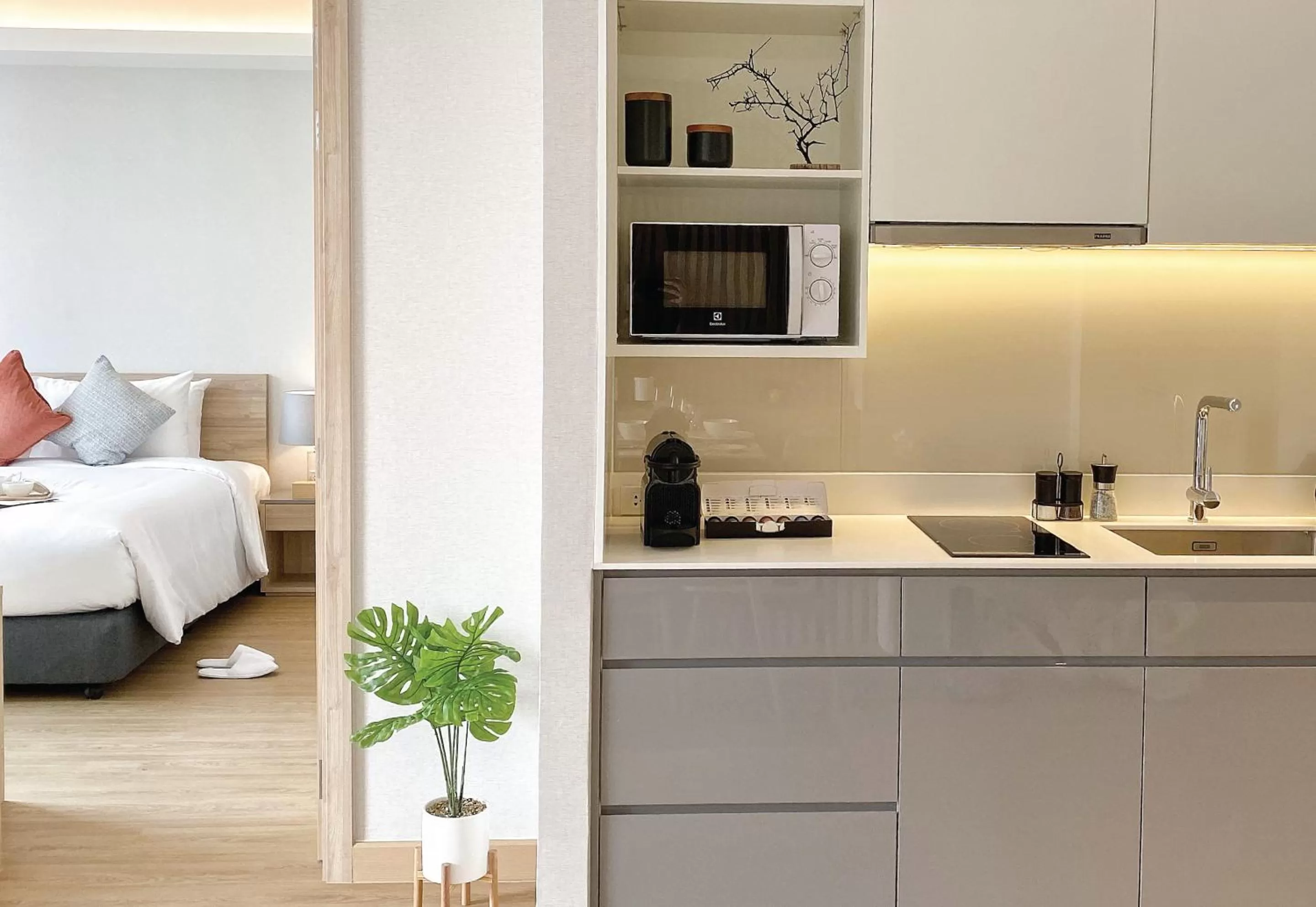 Kitchen or kitchenette in Oakwood Suites Bangkok