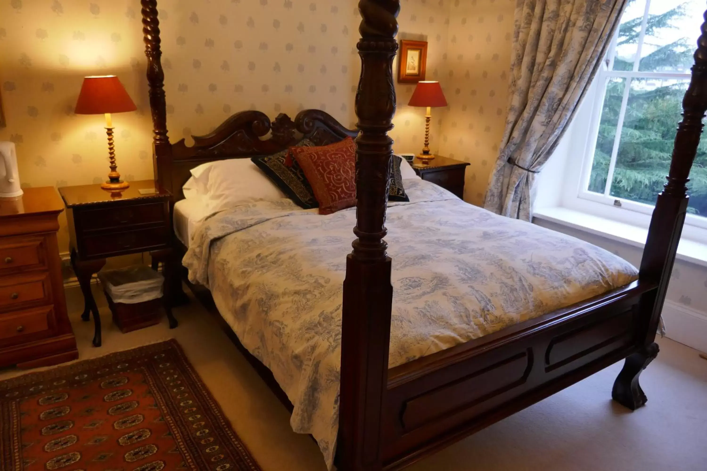 Bedroom, Bed in Kerrington House