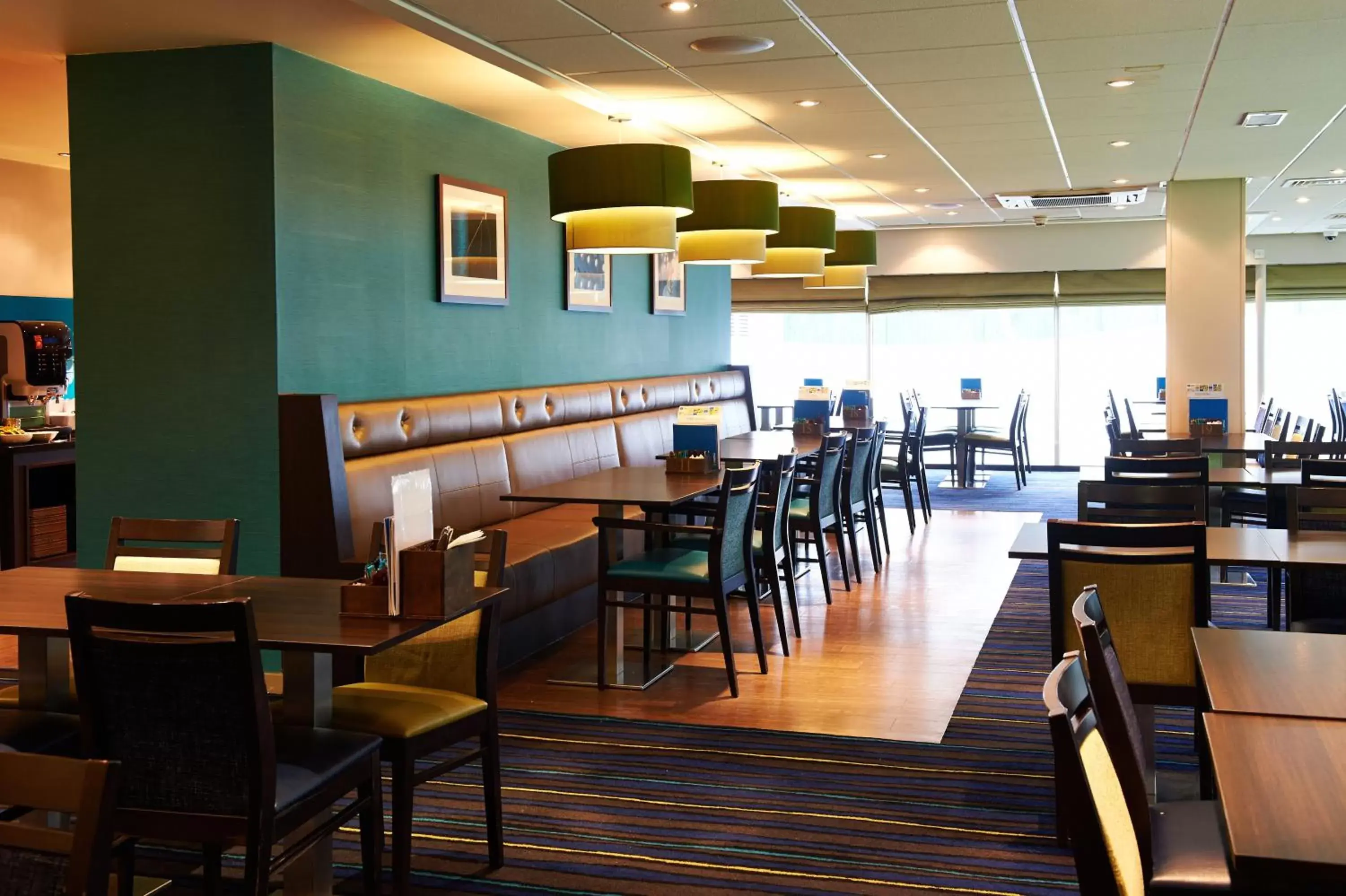 Restaurant/Places to Eat in Holiday Inn Express Manchester Airport, an IHG Hotel
