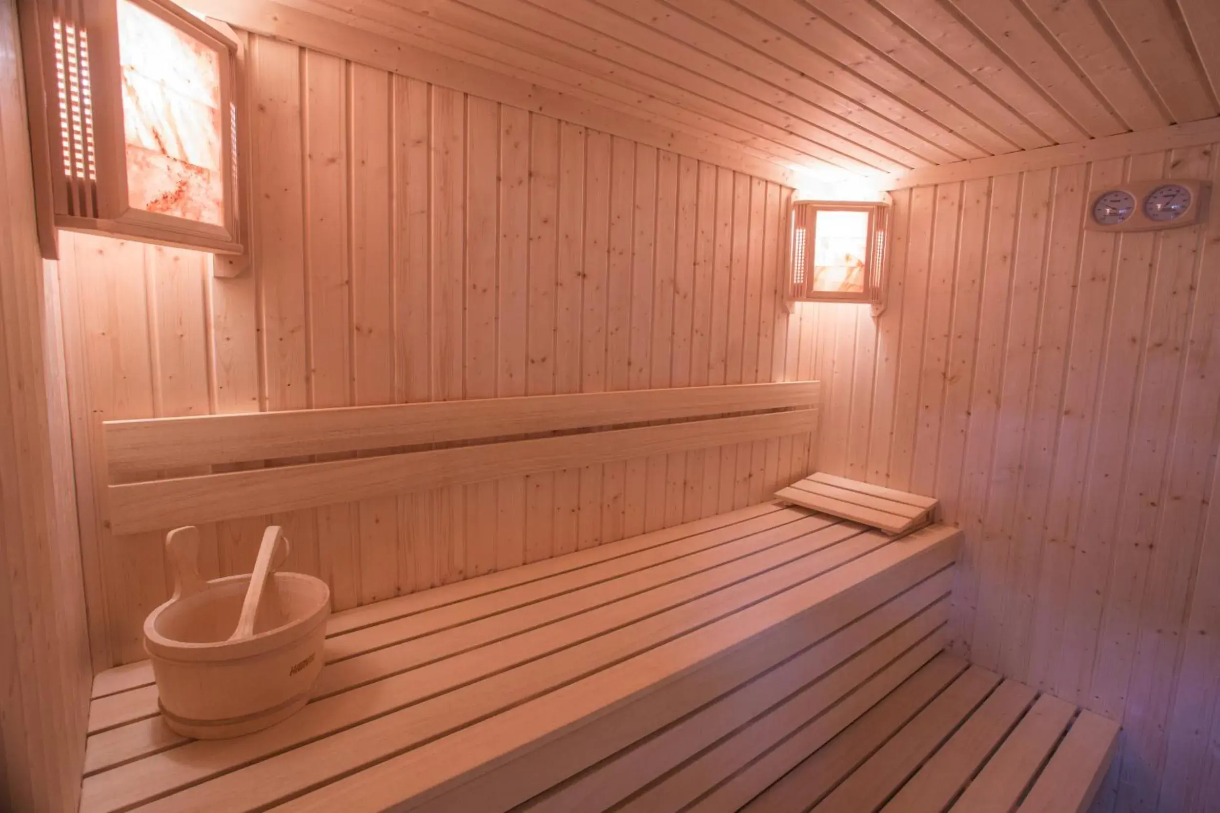 Sauna in Ani Central Inn