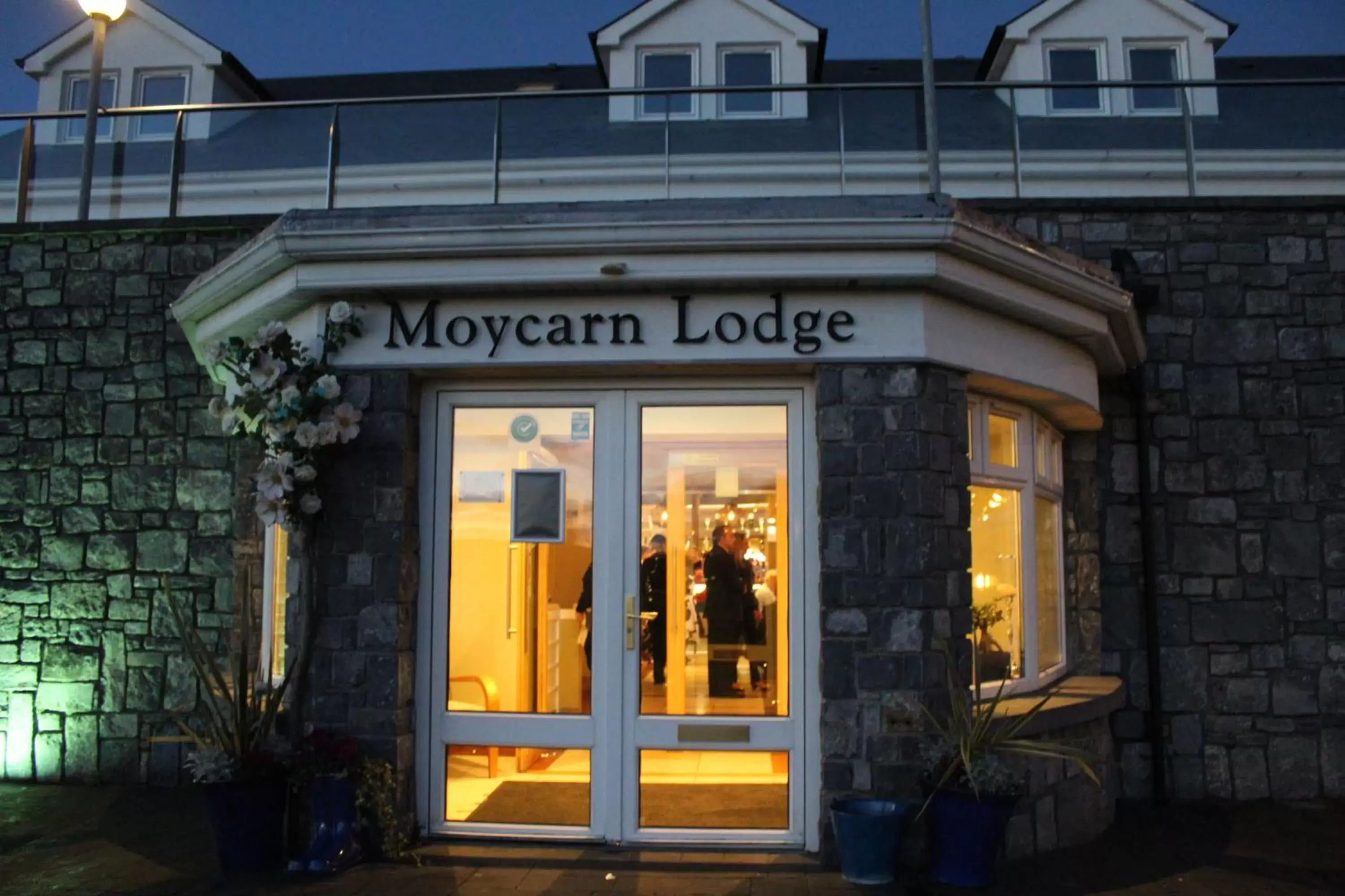 Property building in Moycarn Lodge & Marina