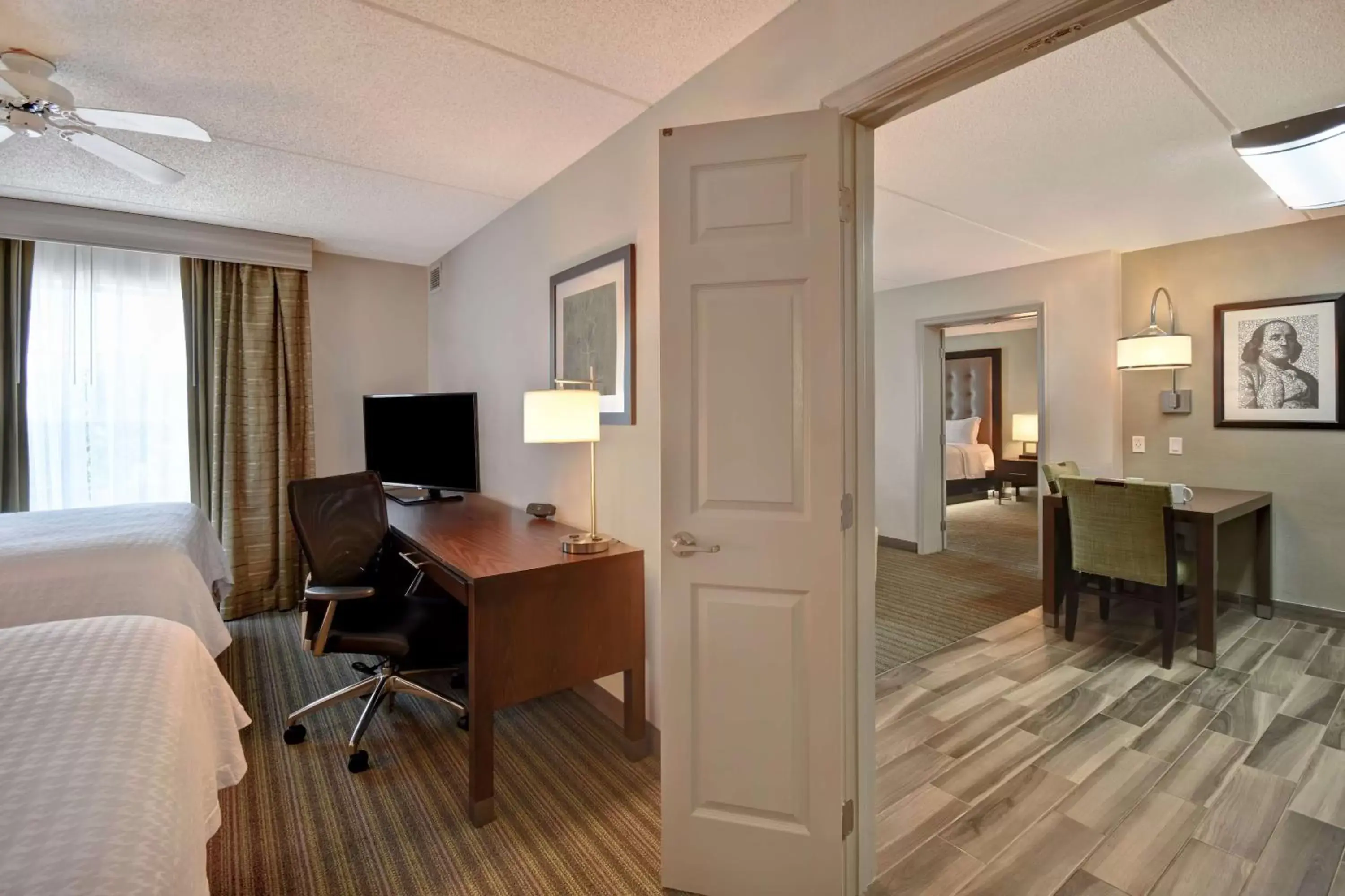 Bedroom, TV/Entertainment Center in Homewood Suites by Hilton Philadelphia-Great Valley