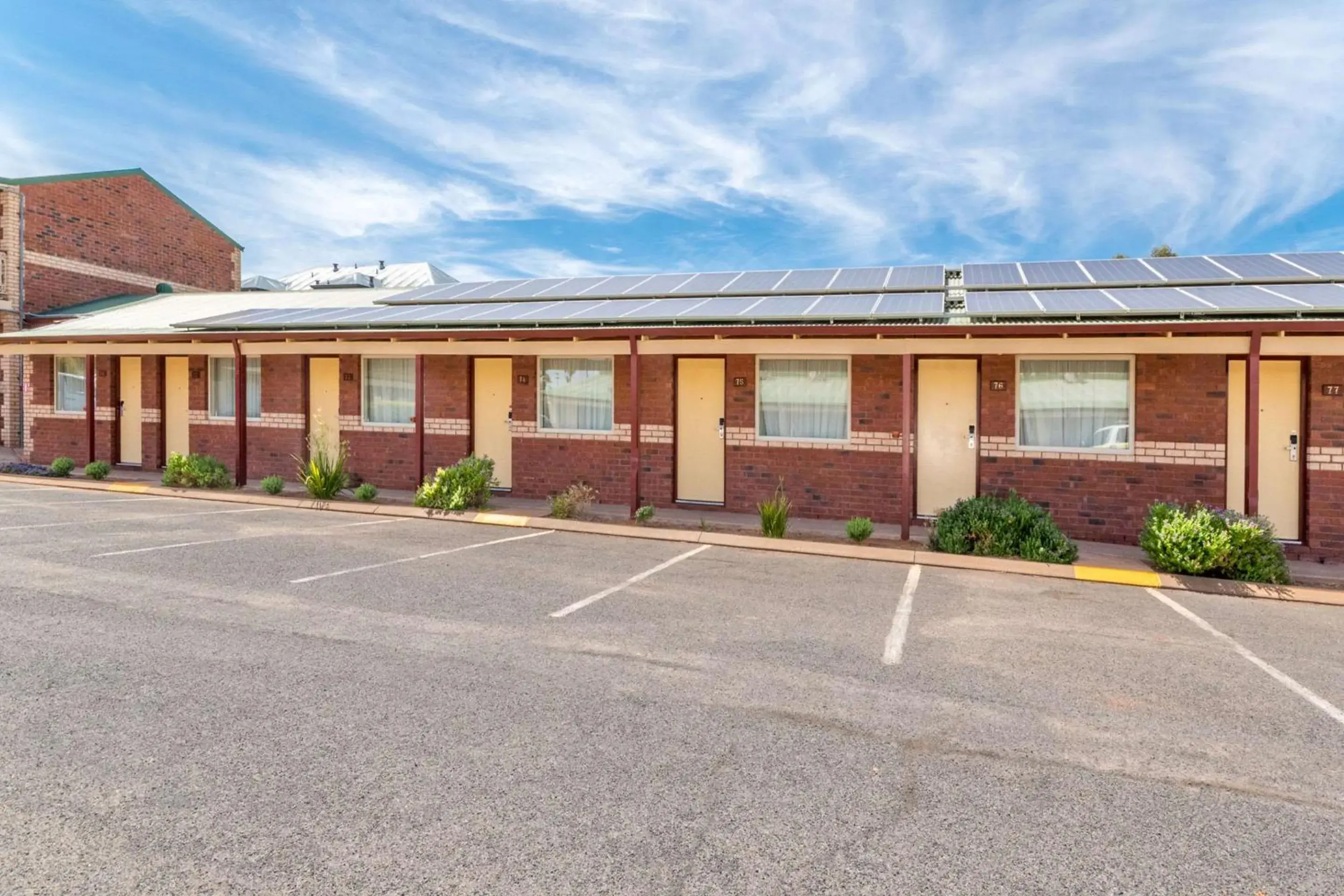 Property Building in Quality Inn Railway Motel