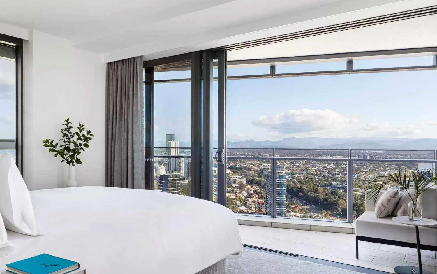 Bed in The Langham, Gold Coast and Jewel Residences