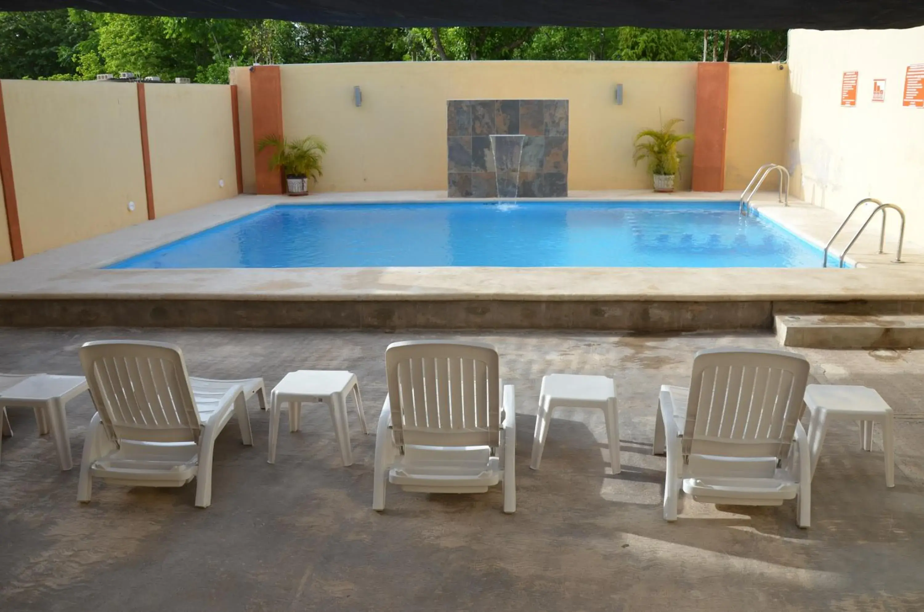 Day, Swimming Pool in Terracota Corner Rooms