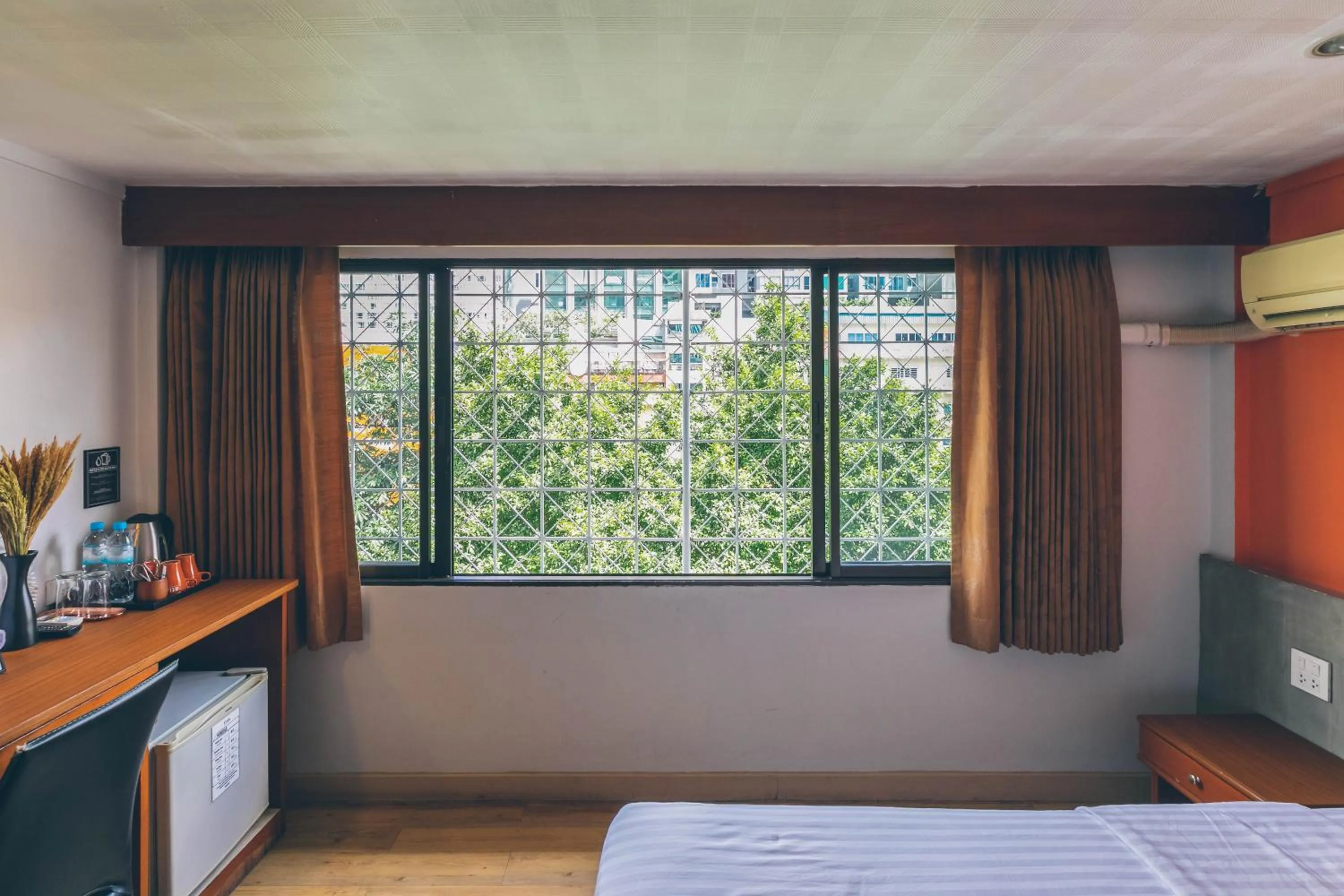 View (from property/room), Bed in Atlas Bangkok Hotel