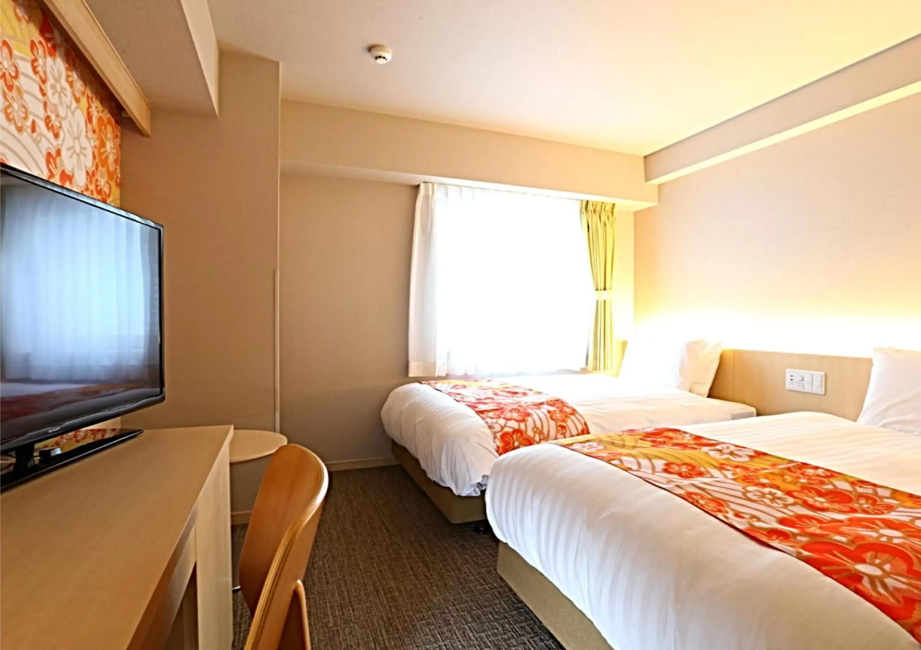 Photo of the whole room, Bed in Hotel Wing International Premium Kanazawa Ekimae