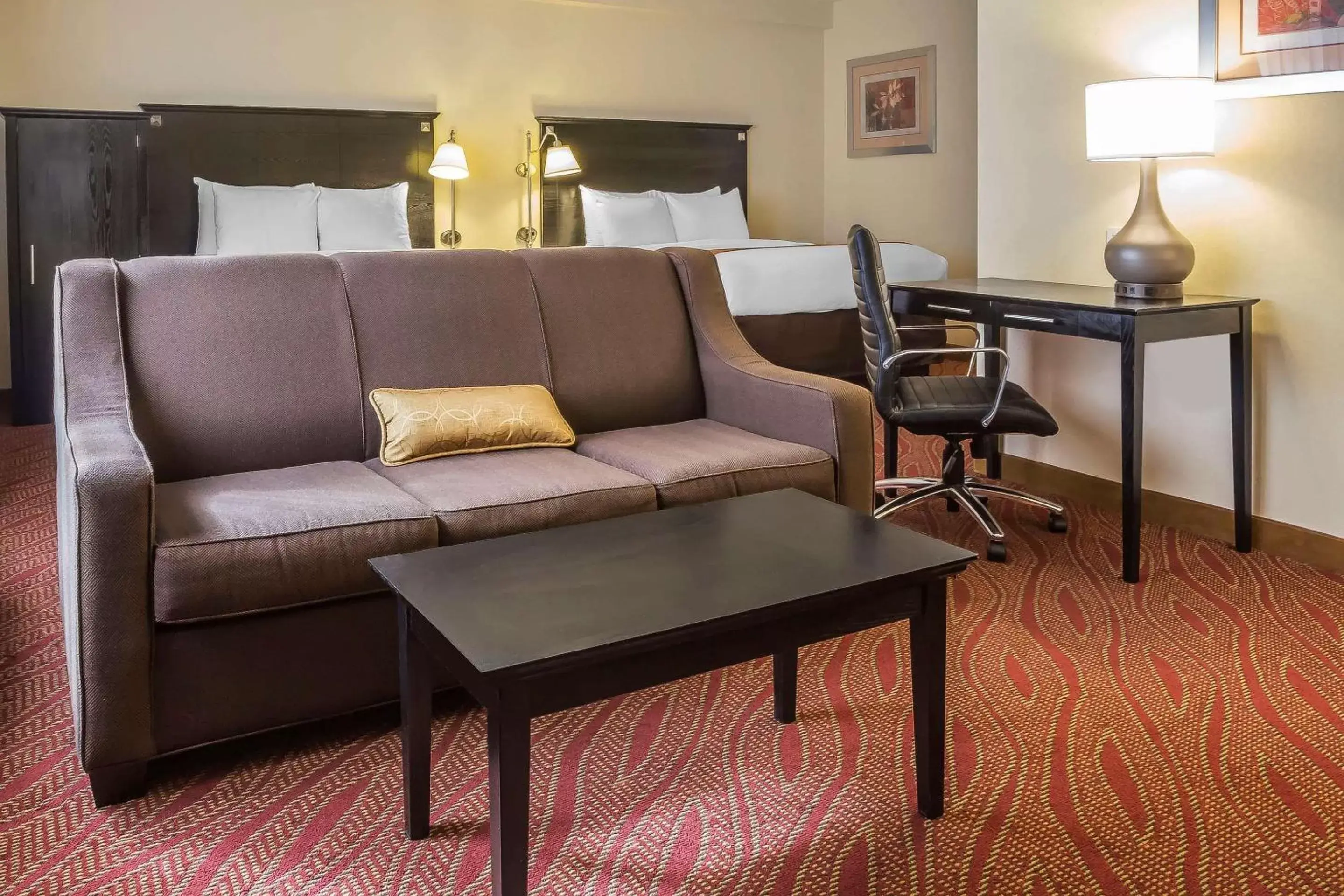 Photo of the whole room, Seating Area in Comfort Inn & Suites LaGuardia Airport