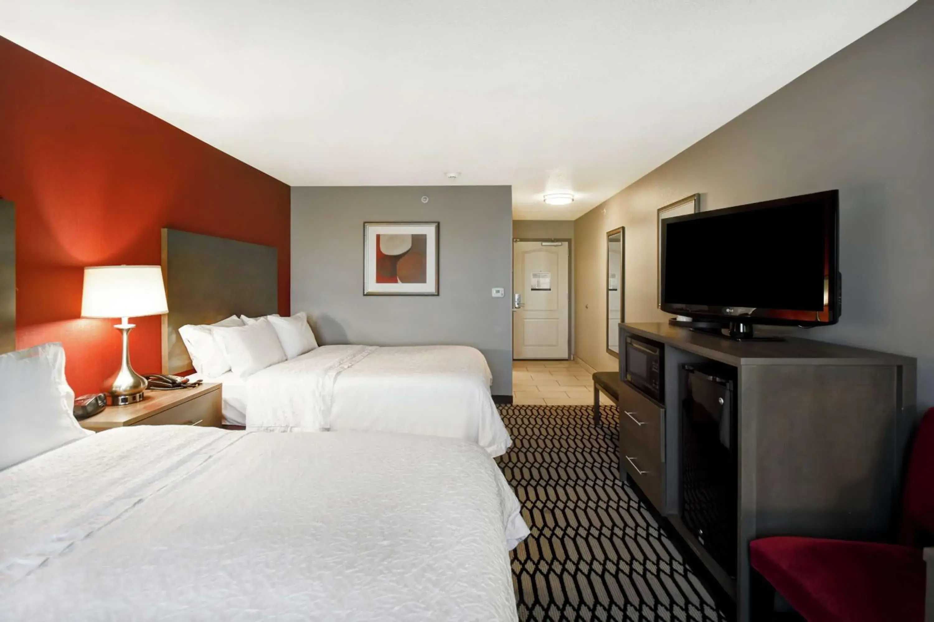 Bedroom, Bed in Hampton Inn By Hilton Middletown