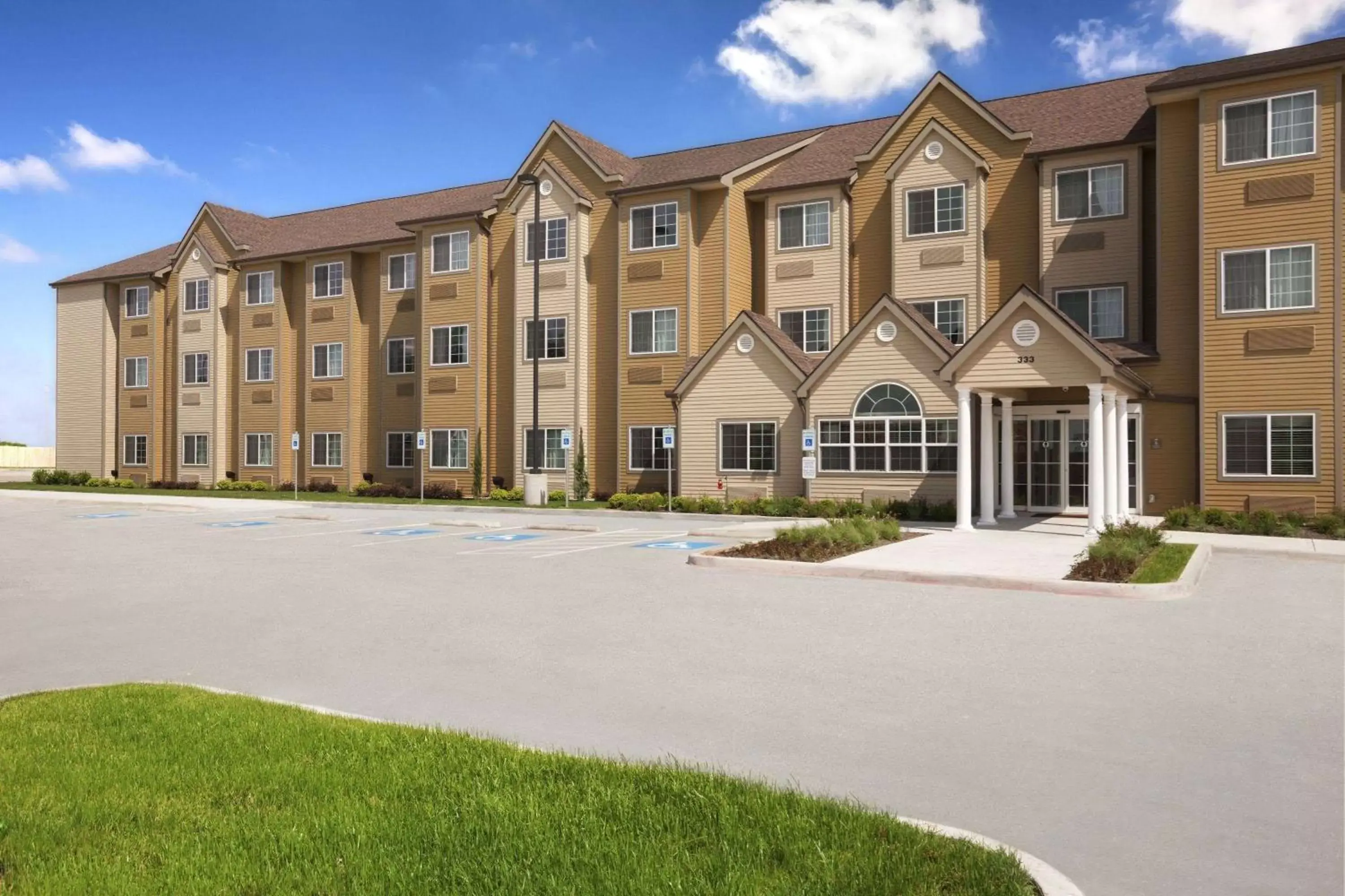 Property building in Microtel Inn & Suites by Wyndham Kenedy Karnes City Property building in Microtel Inn & Suites by Wyndham Kenedy Karnes City