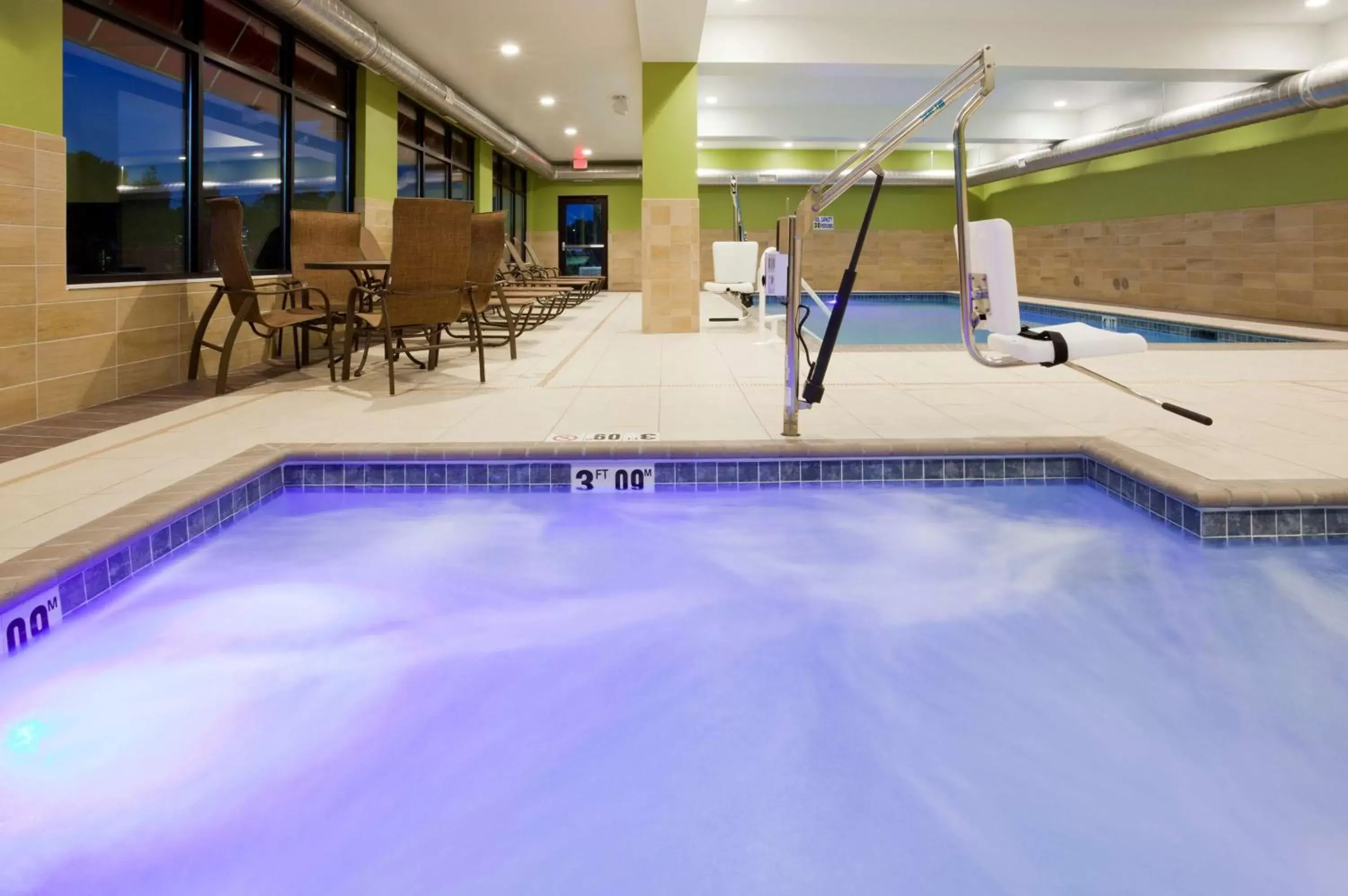 Pool view, Swimming Pool in Hampton Inn Minneapolis-Roseville,MN