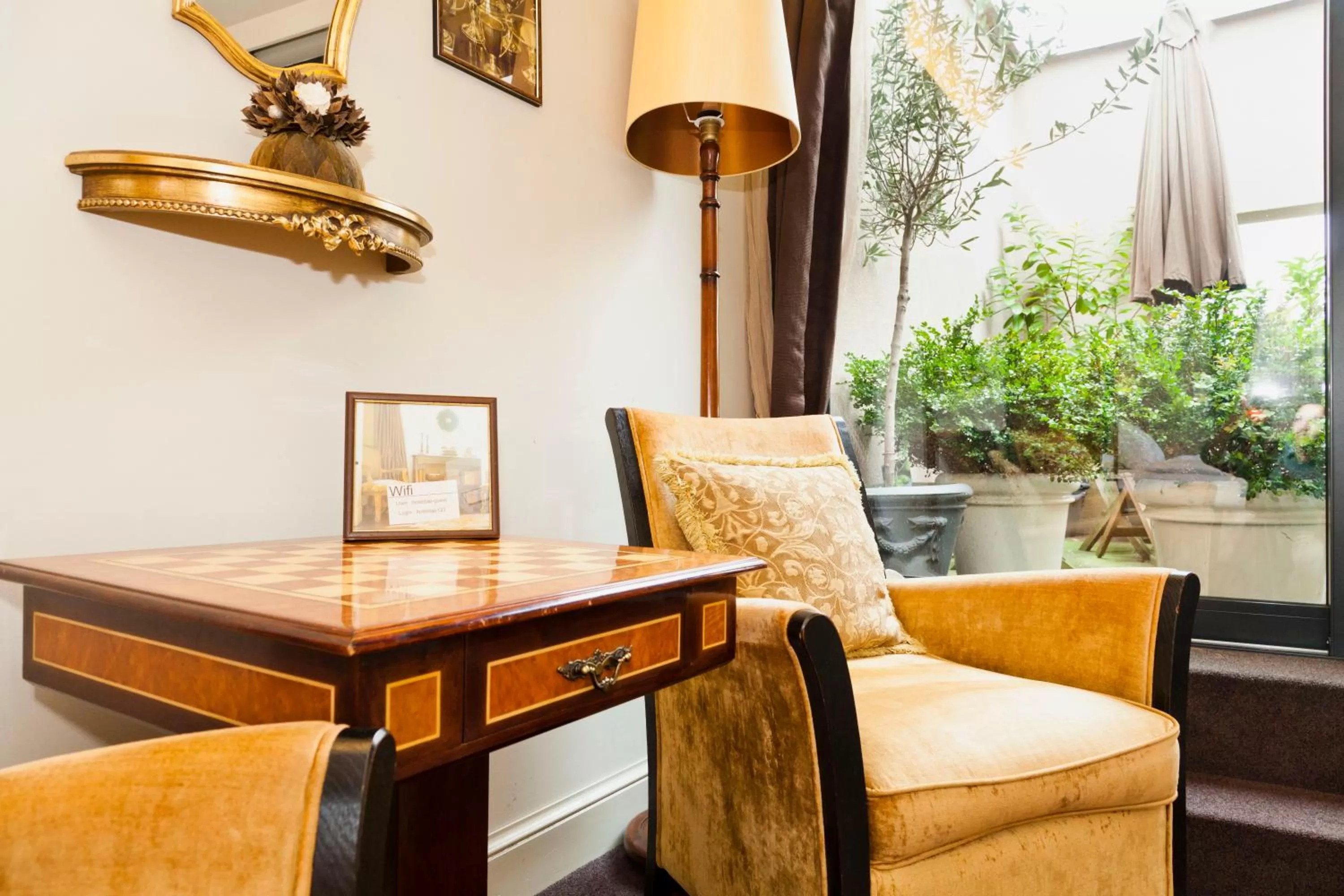 Day in Hotel Diamonds and Pearls