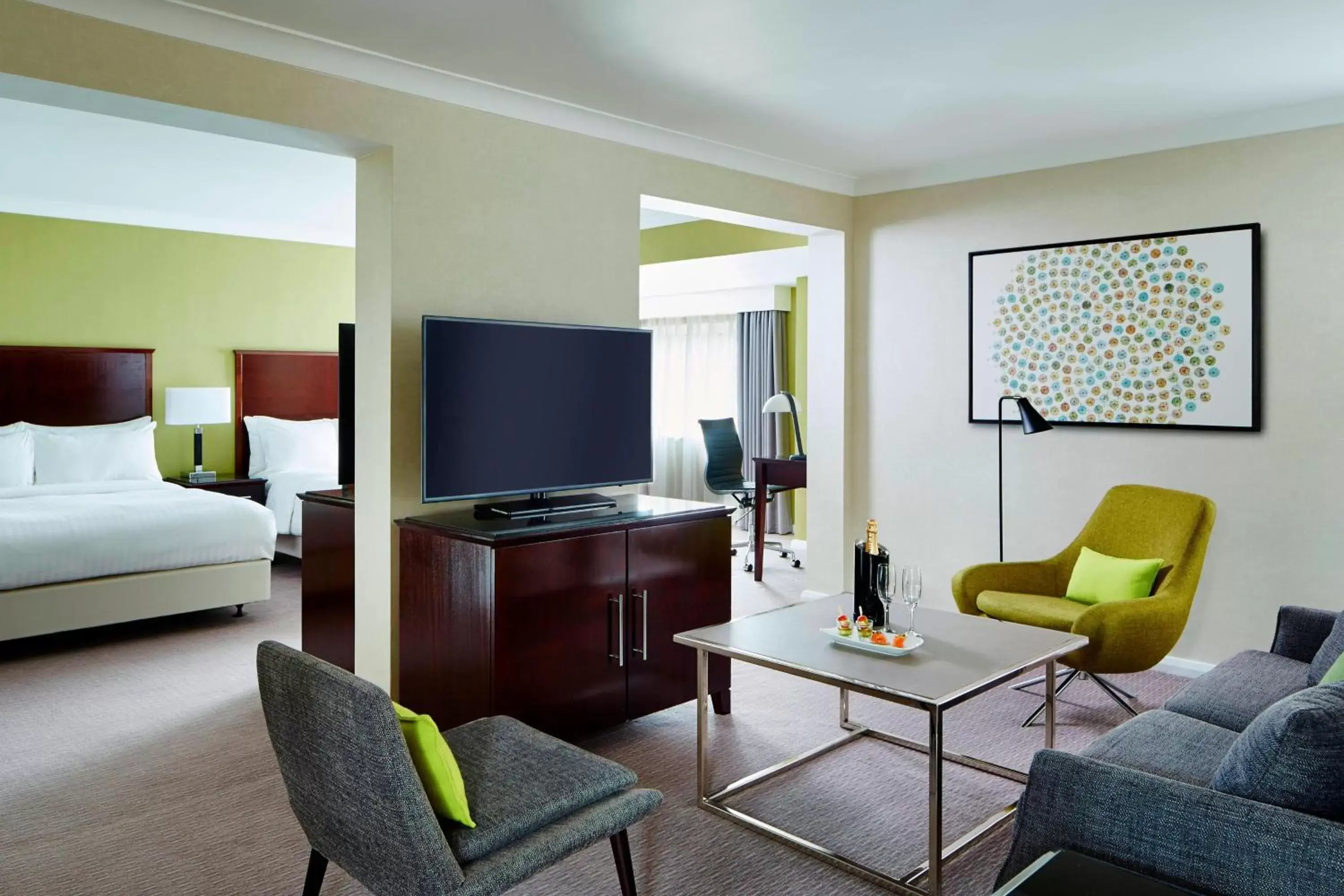 Photo of the whole room, TV/Entertainment Center in Delta Hotels by Marriott Manchester Airport