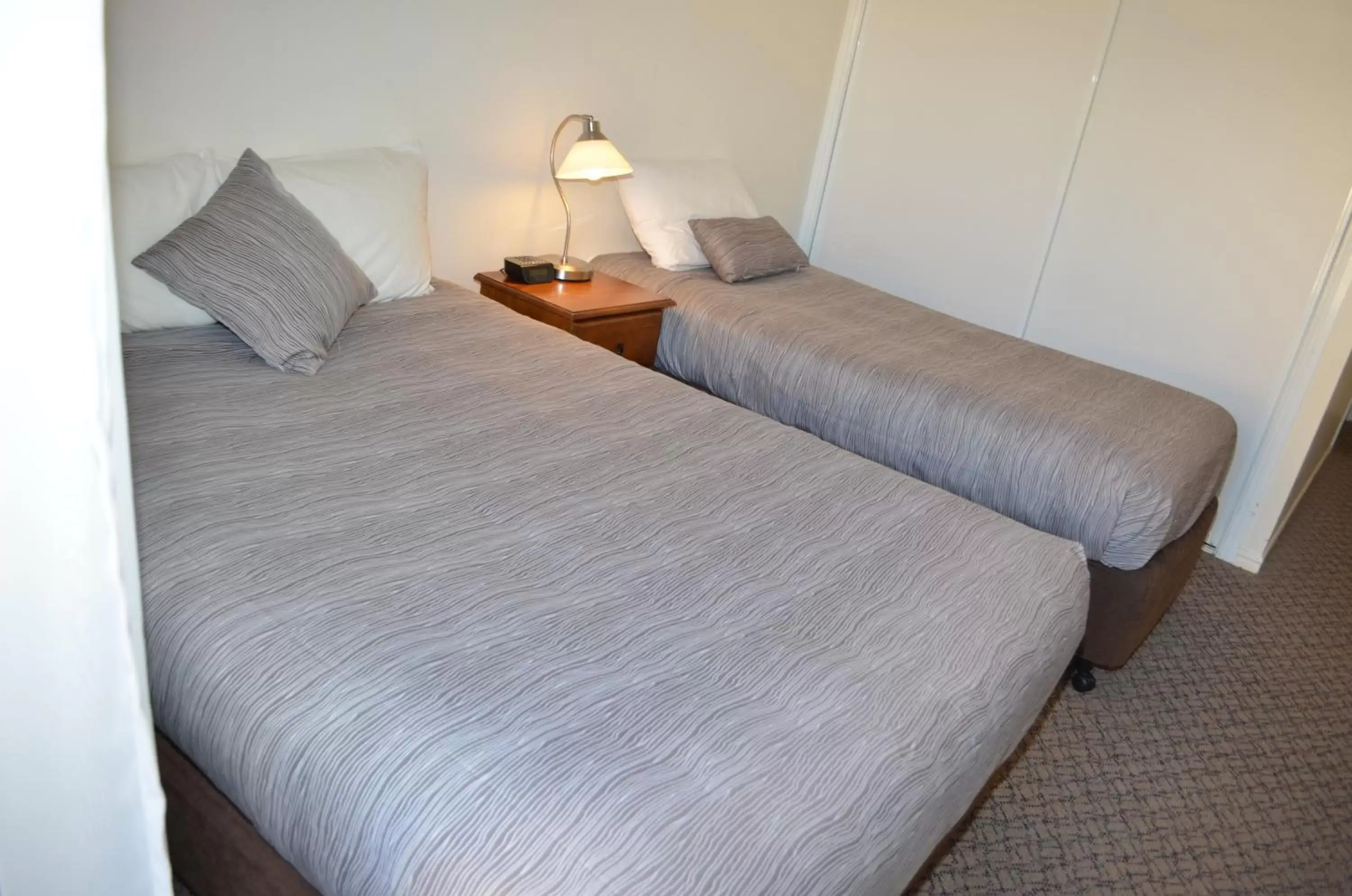 Bed in Redland Bay Motel