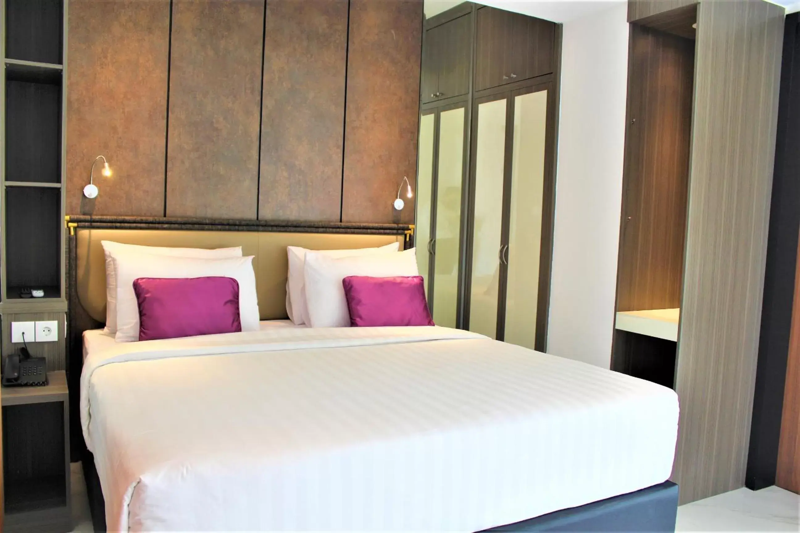 Bedroom, Bed in Shakti Hotel Bandung