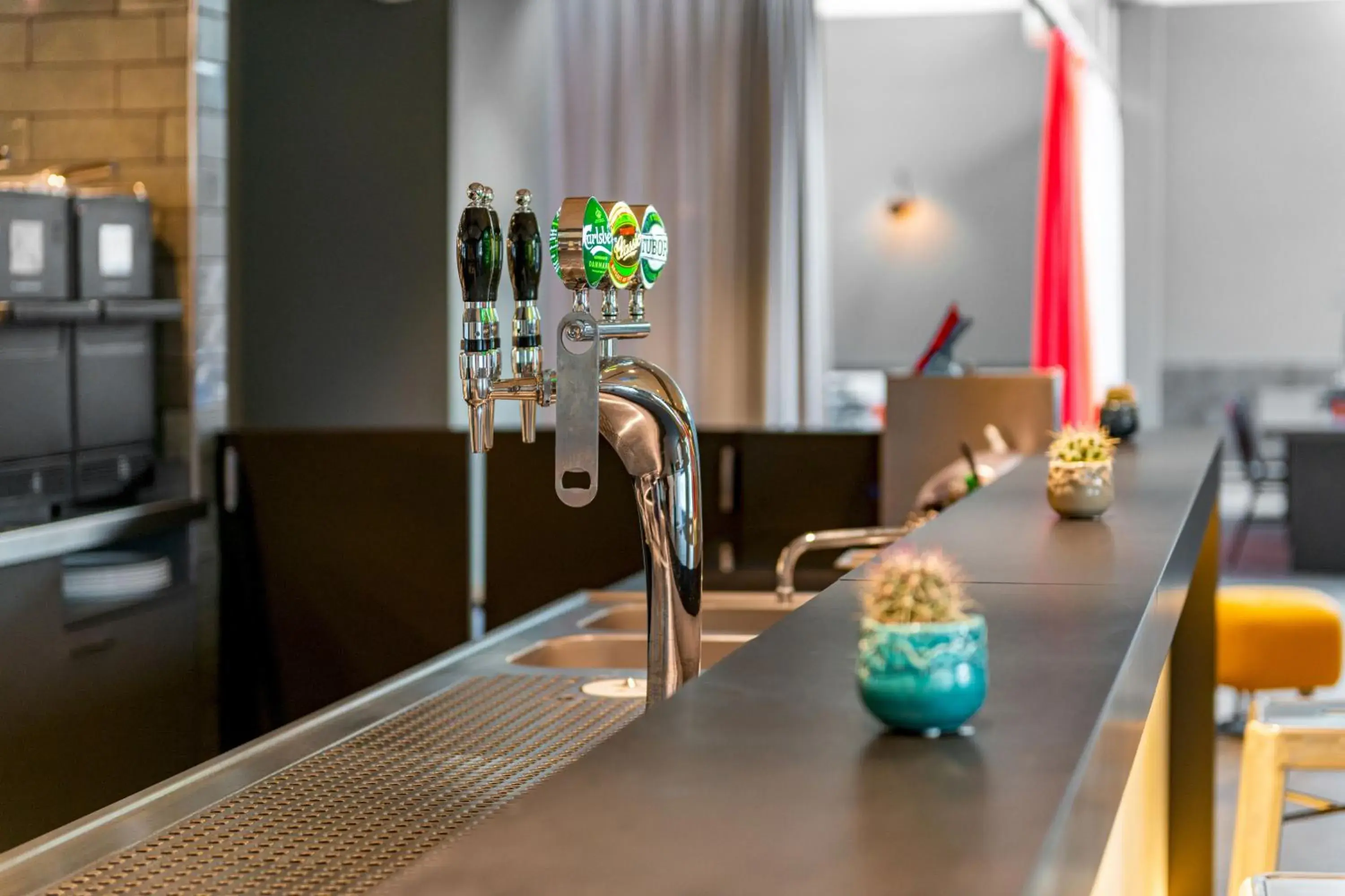 Lounge or bar in a&o Copenhagen Sydhavn Lounge or bar in a&o Copenhagen Sydhavn