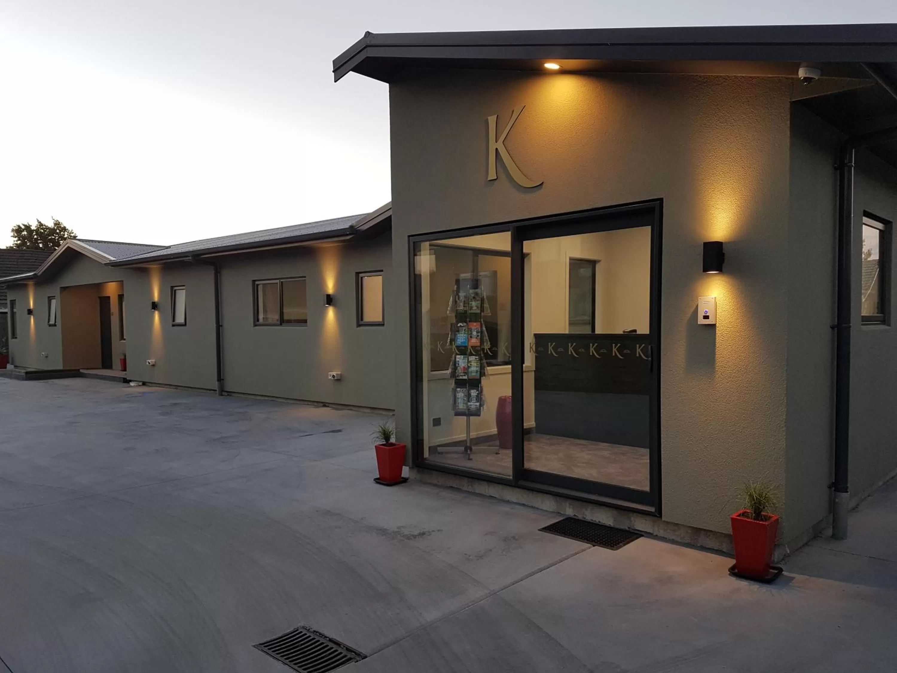 Property building in Kings On Peace