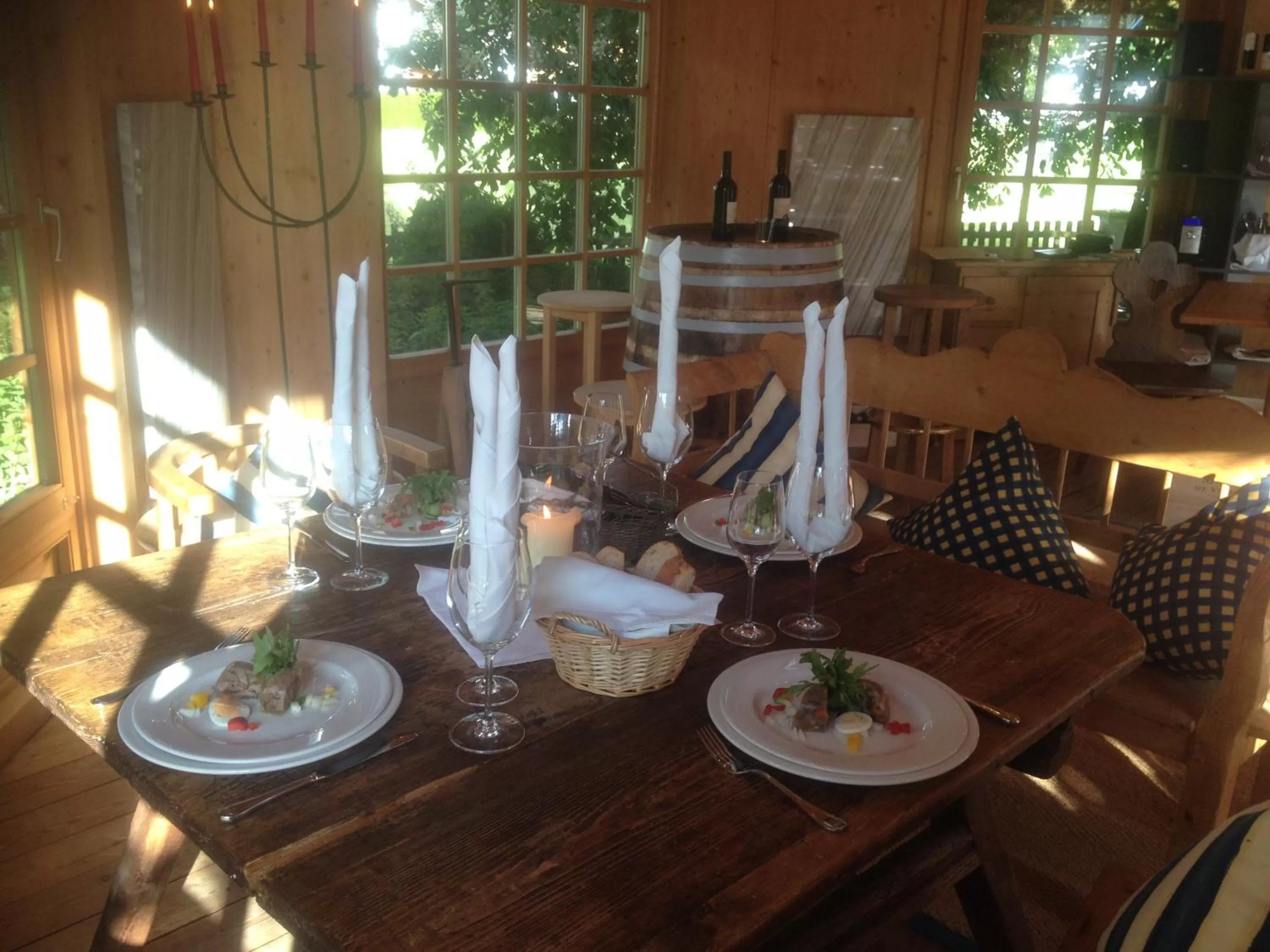 Restaurant/places to eat in Scheffer's Hotel